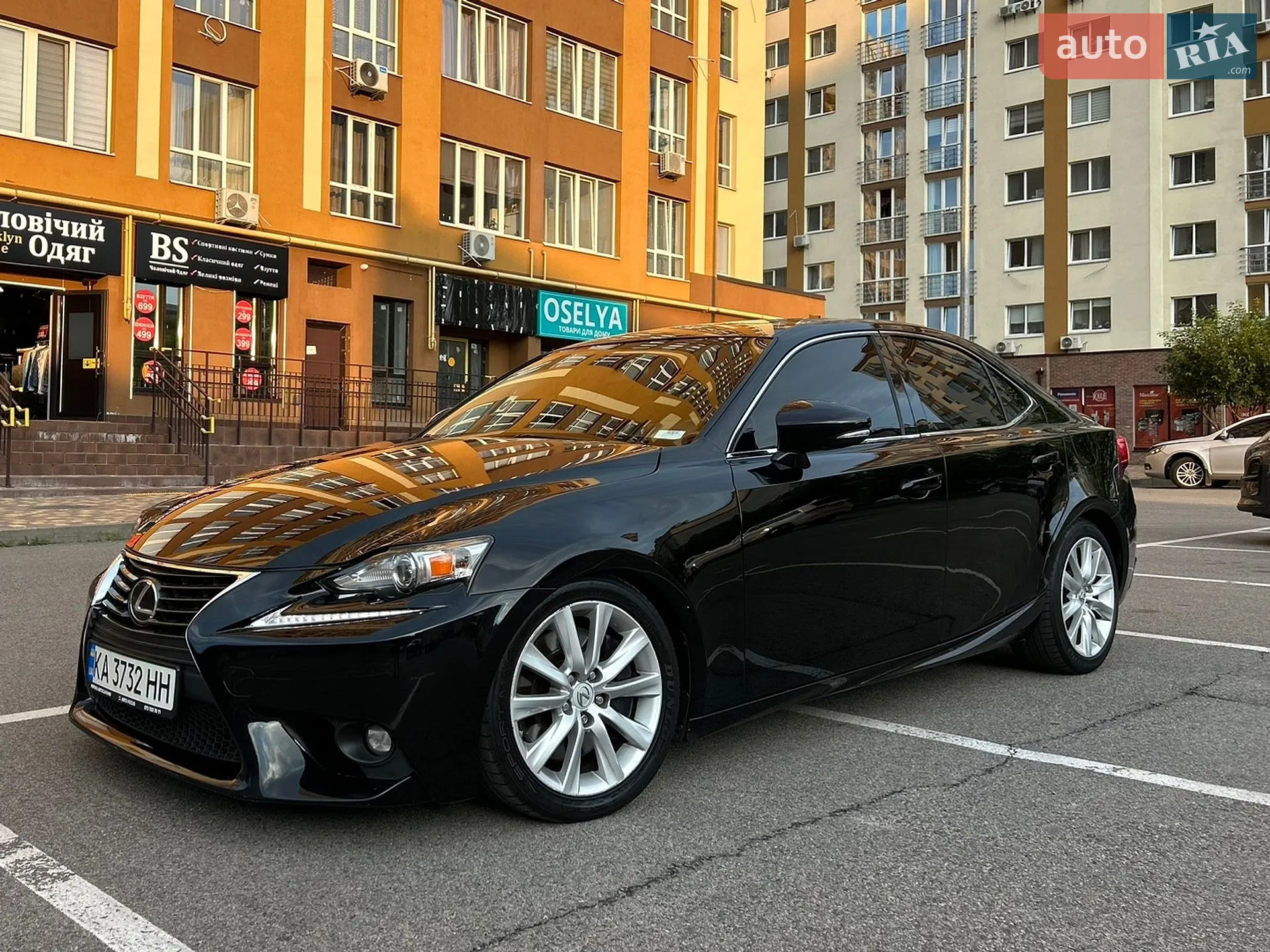 Lexus IS, 2016