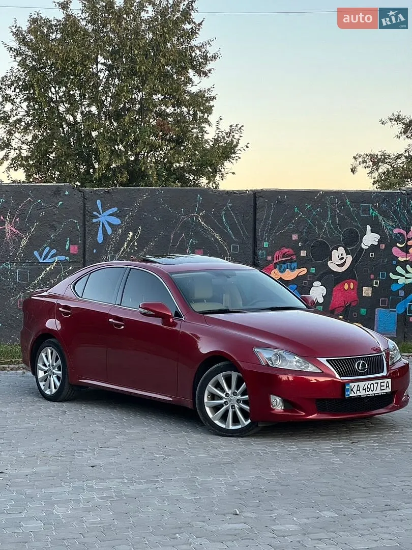 Lexus IS, 2010