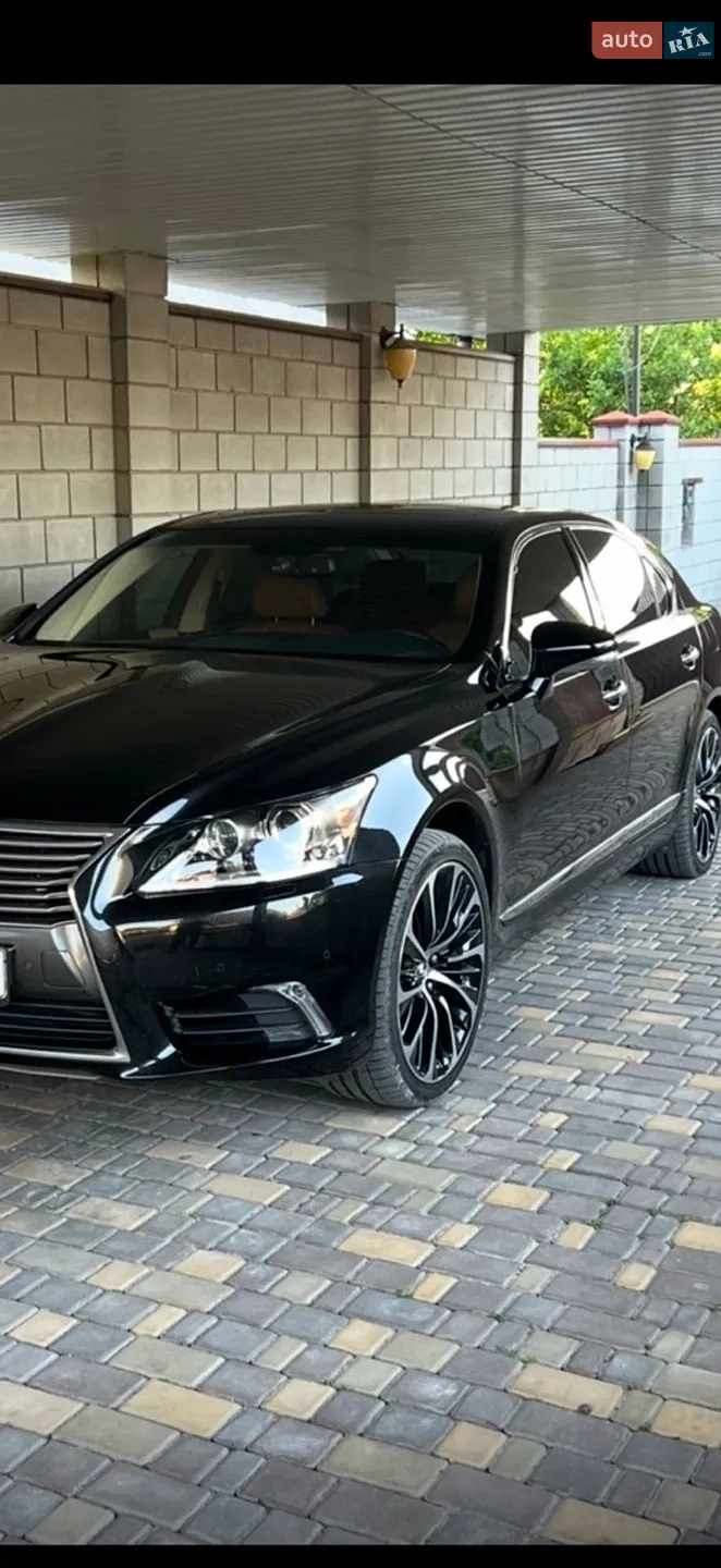 Lexus LS, 2015