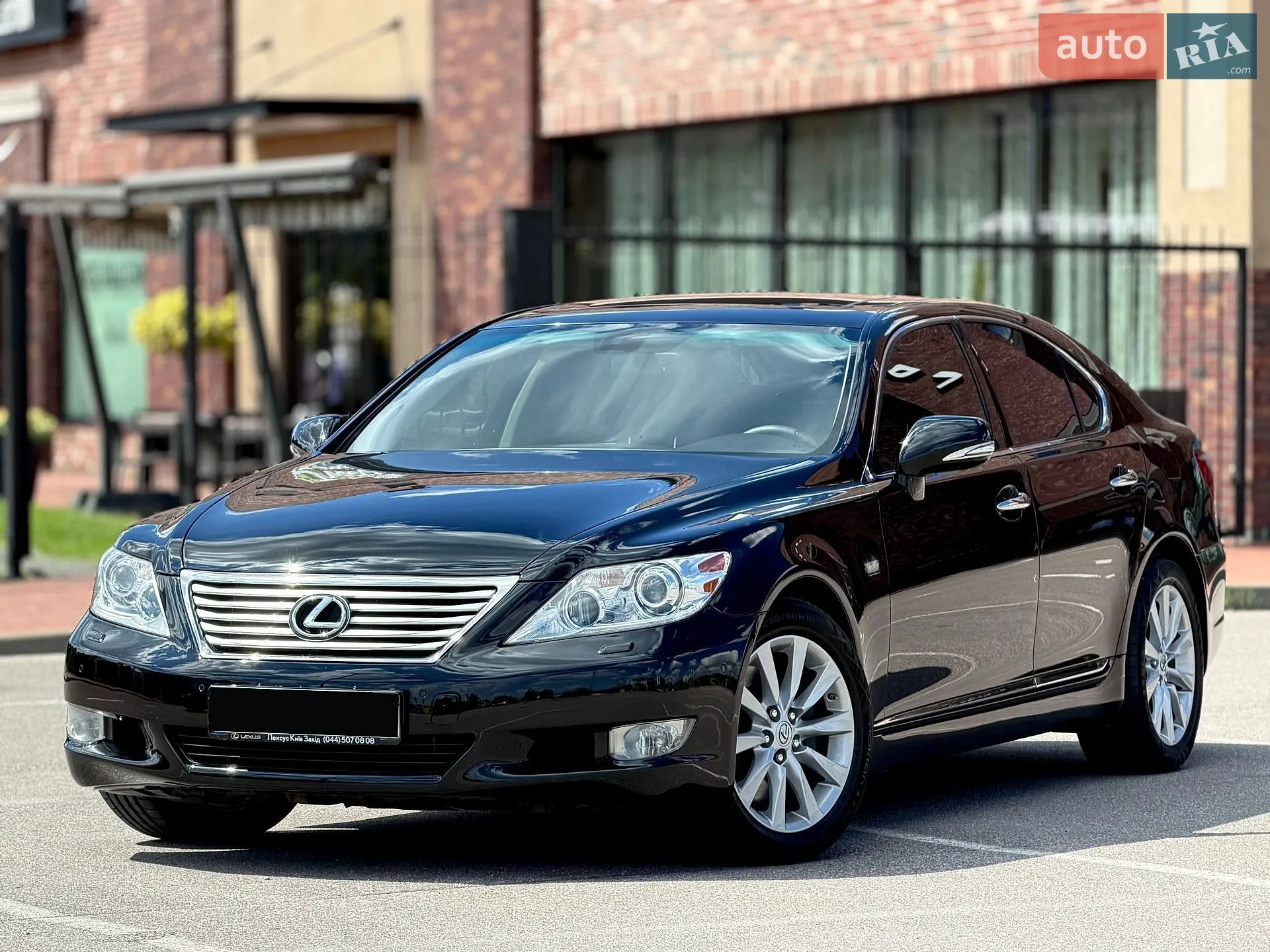 Lexus LS, 2010