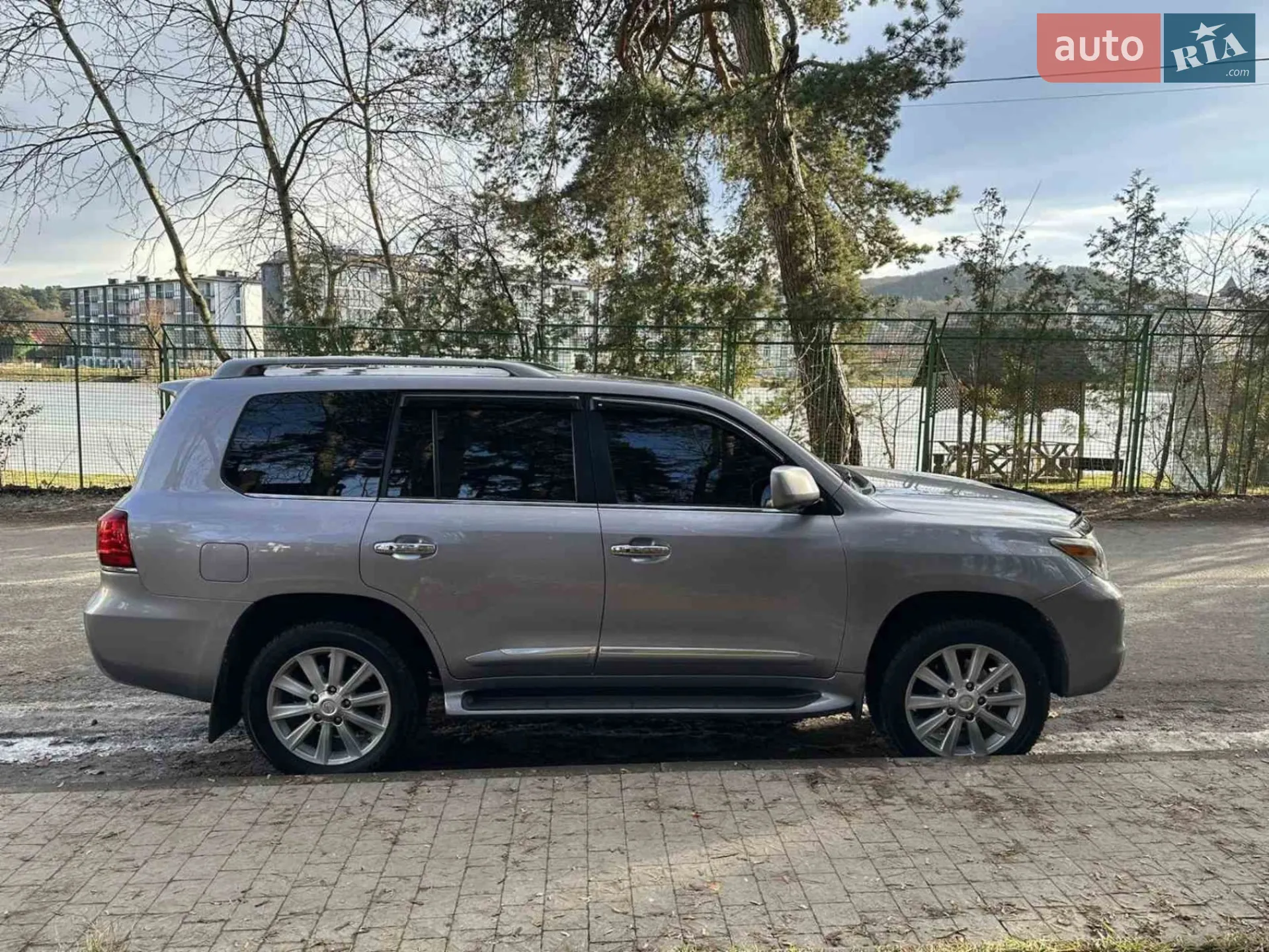 Lexus LX, 2008