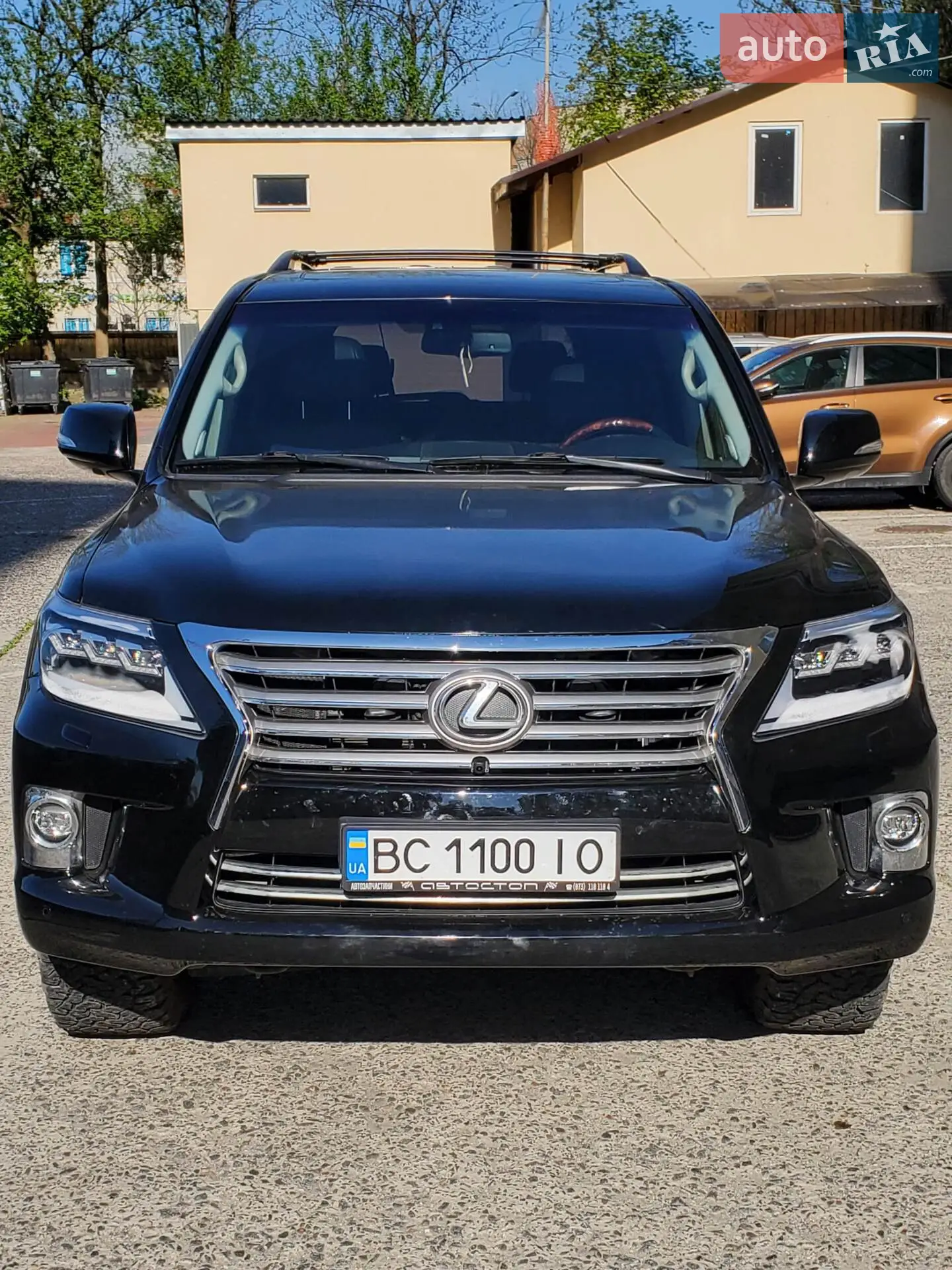 Lexus LX, 2010