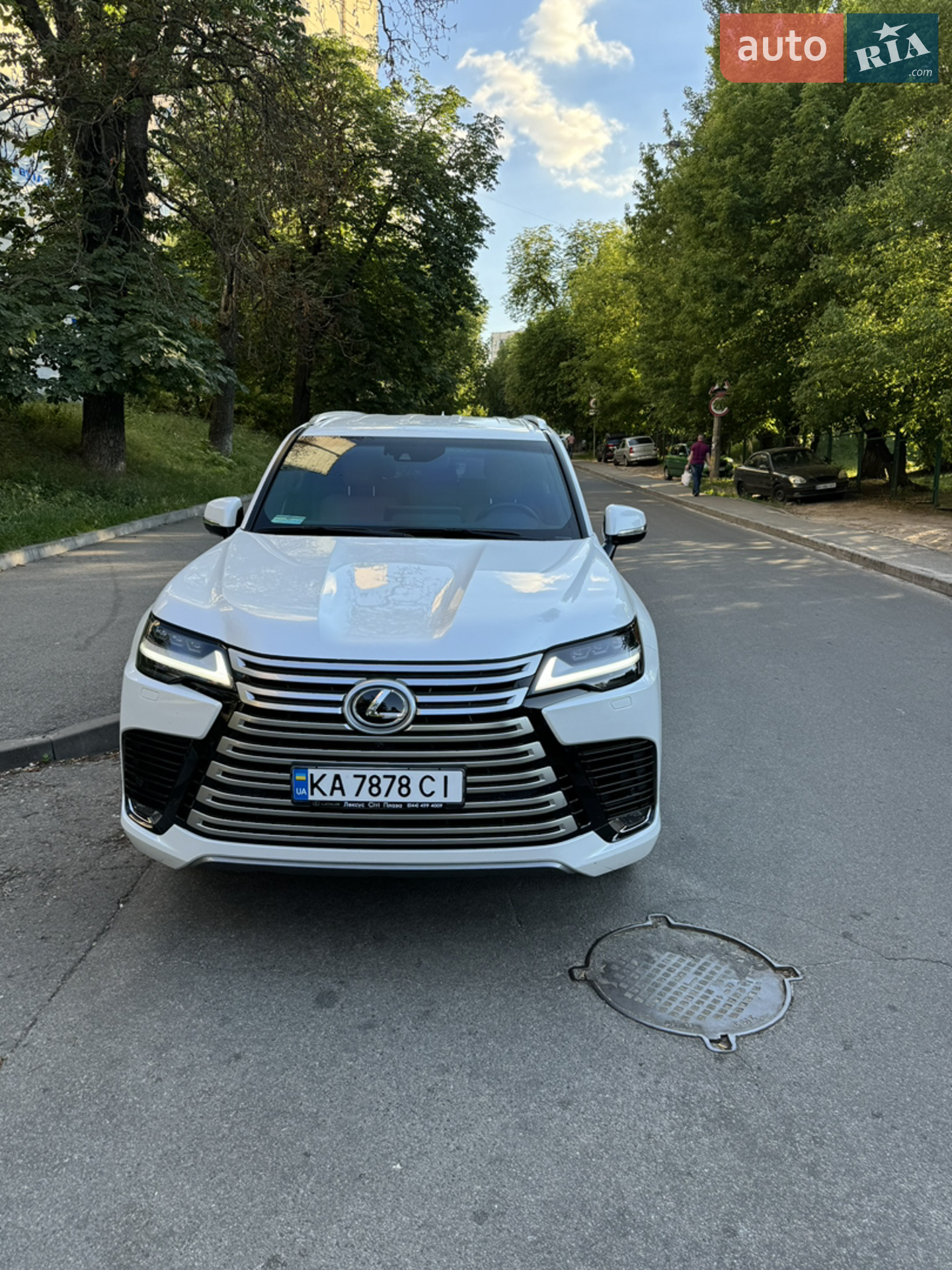 Lexus LX, 2022
