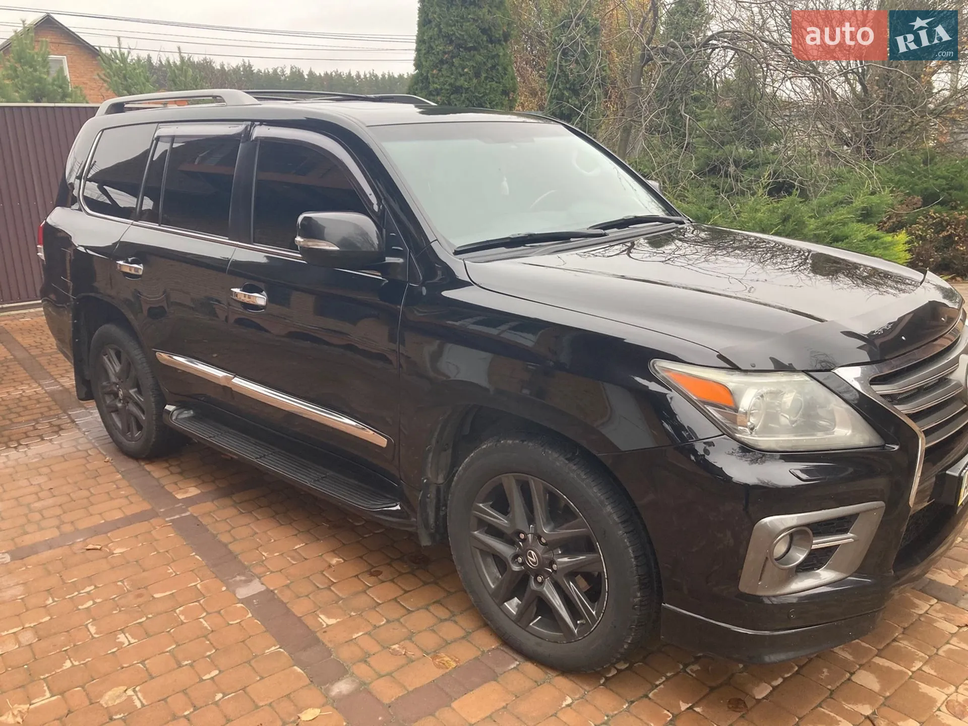 Lexus LX, 2013