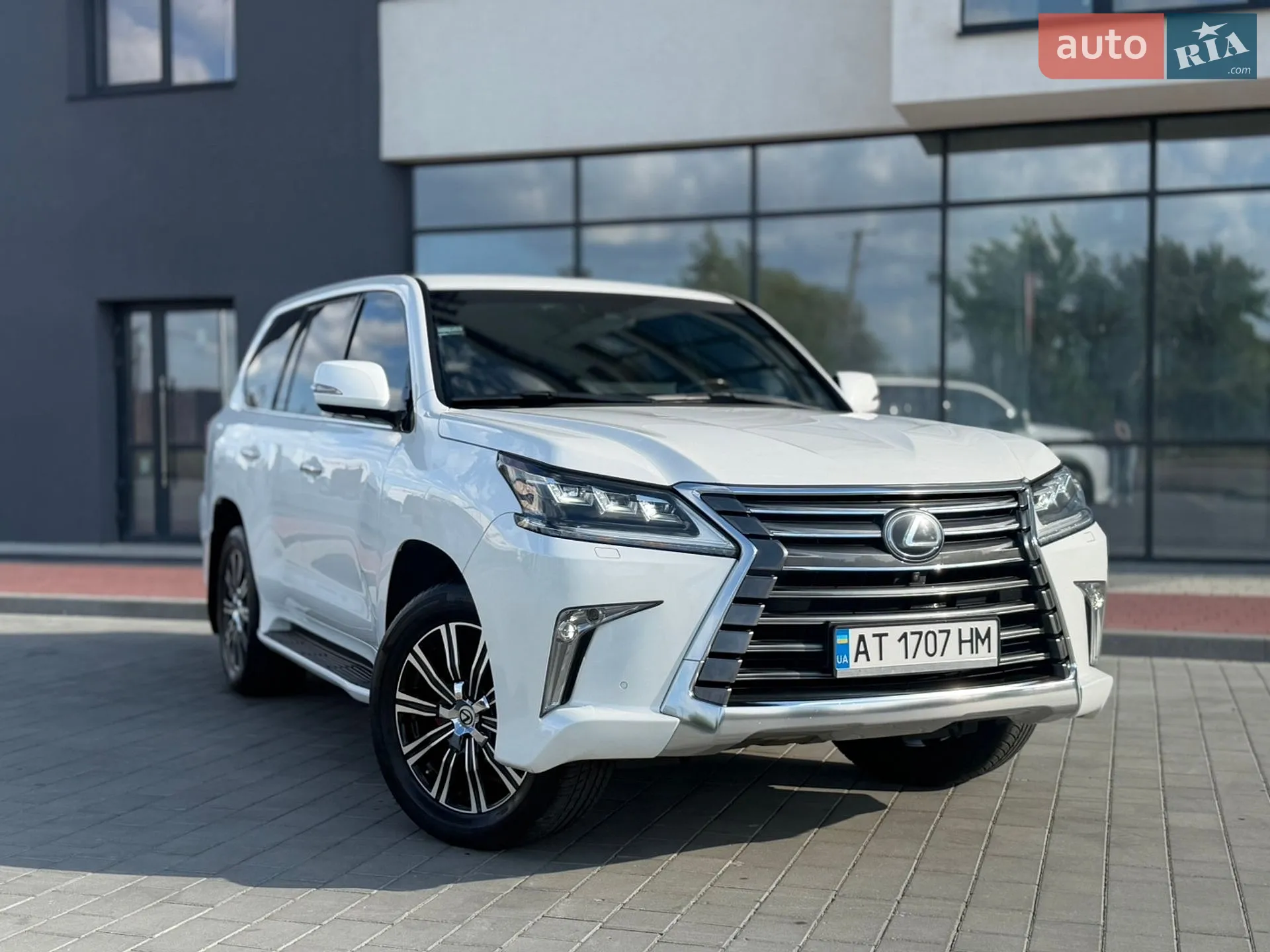 Lexus LX, 2016