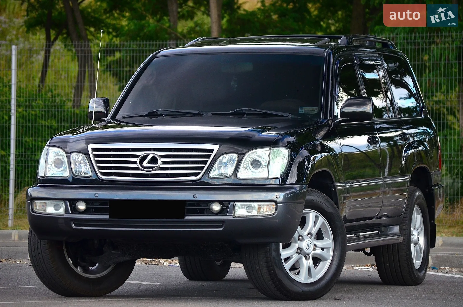 Lexus LX, 2005