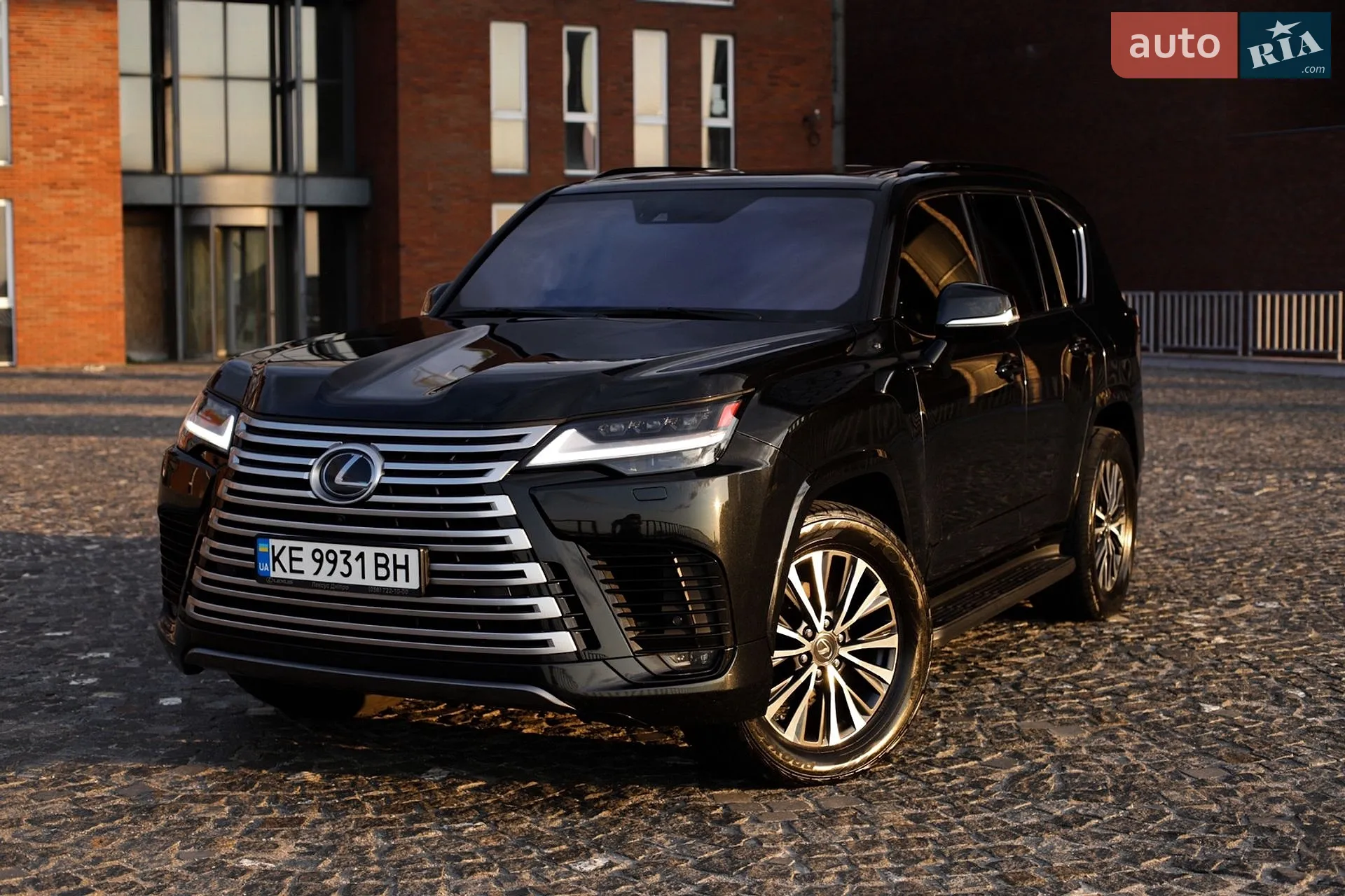Lexus LX, 2022