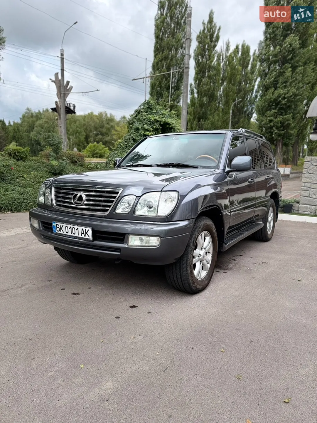 Lexus LX, 2004