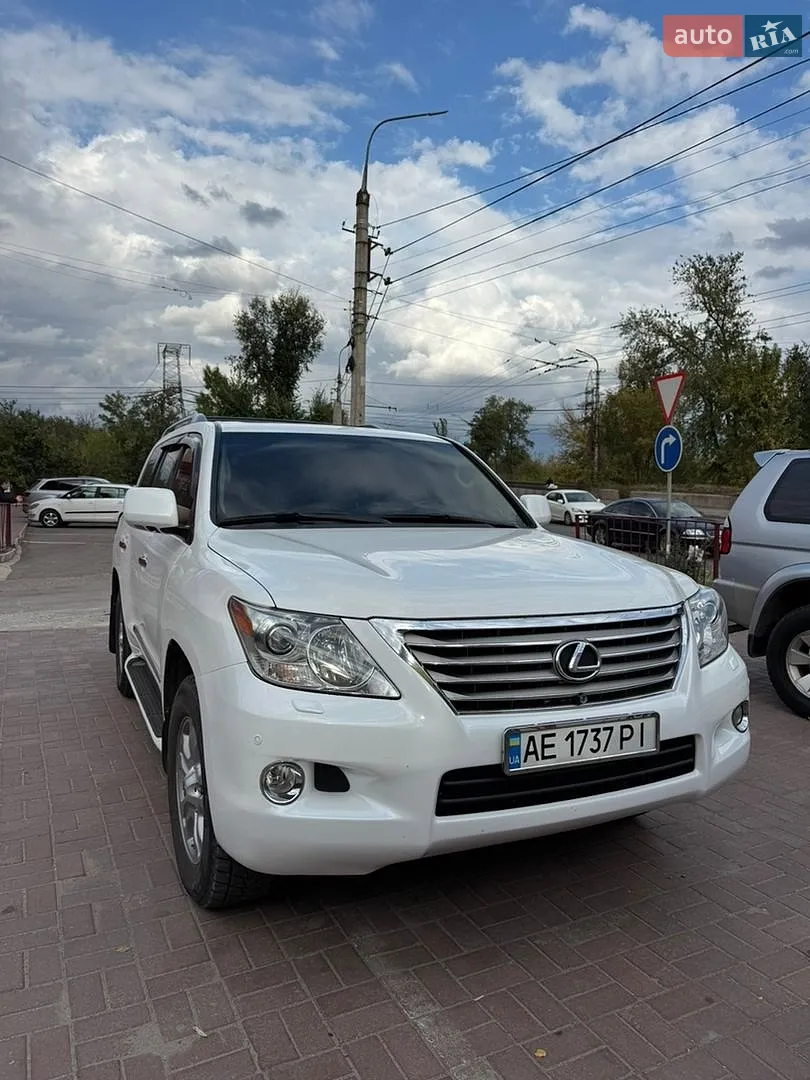 Lexus LX, 2008
