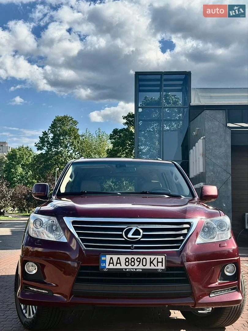 Lexus LX, 2010