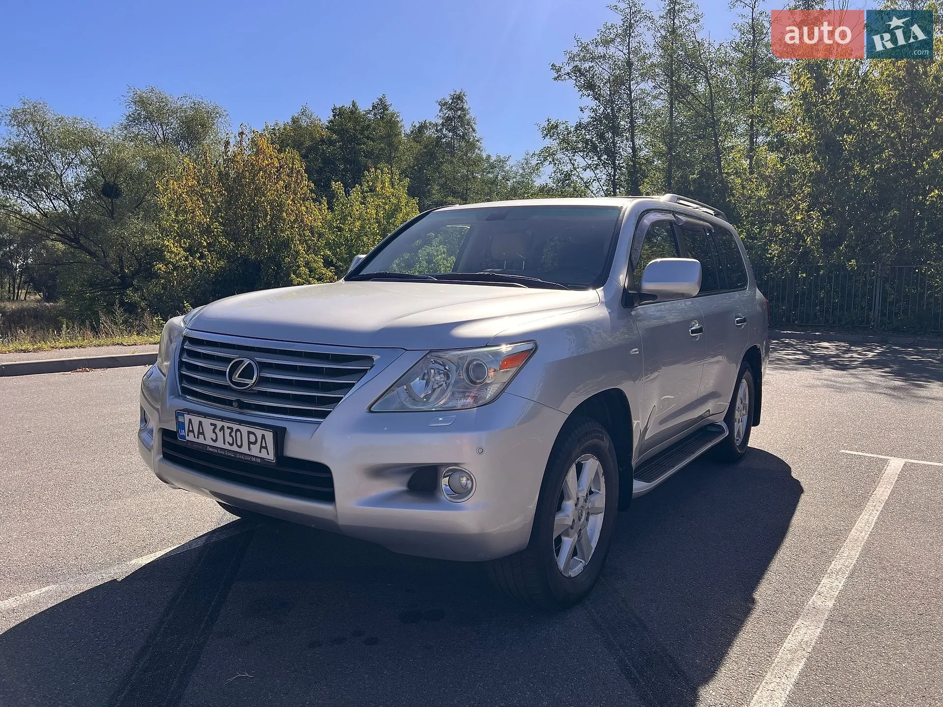 Lexus LX, 2010