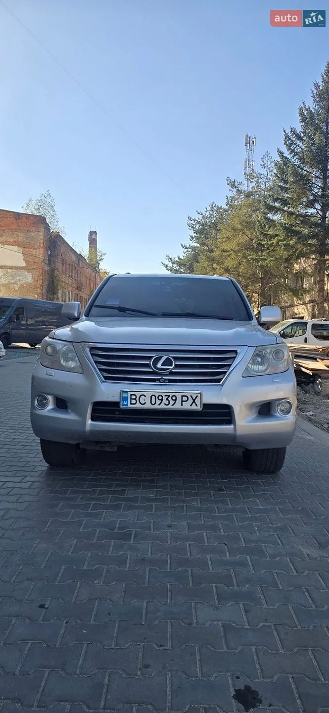 Lexus LX, 2008