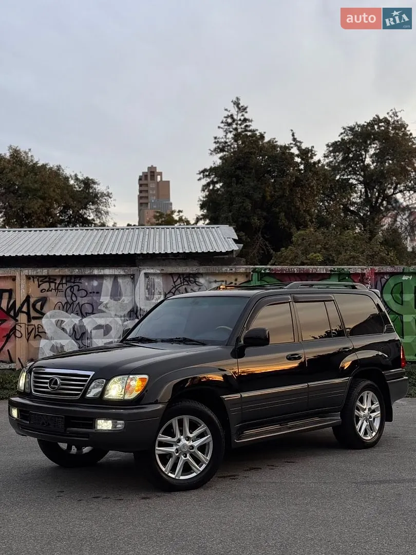 Lexus LX, 2005