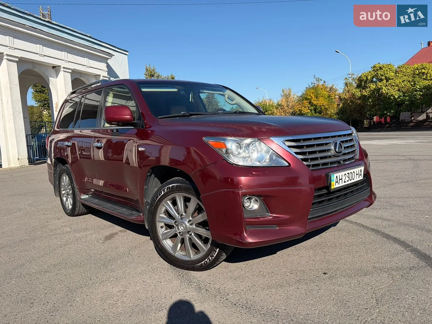 Lexus LX, 2011