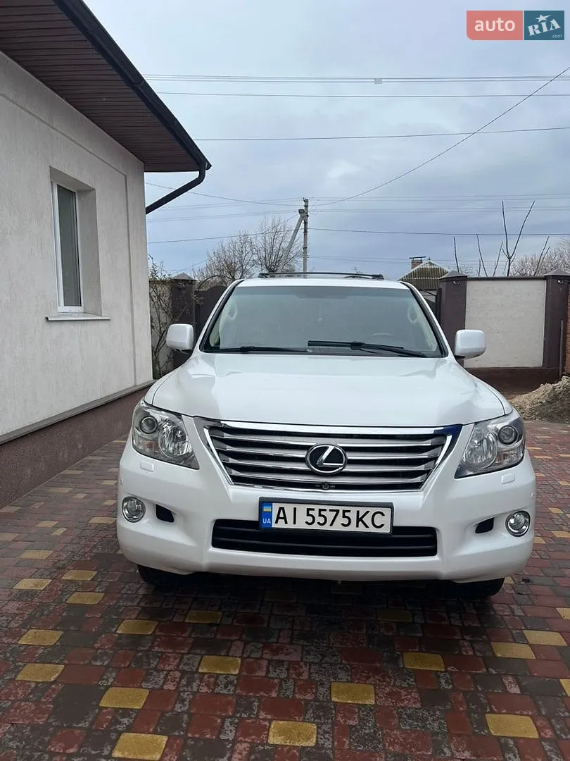 Lexus LX, 2010