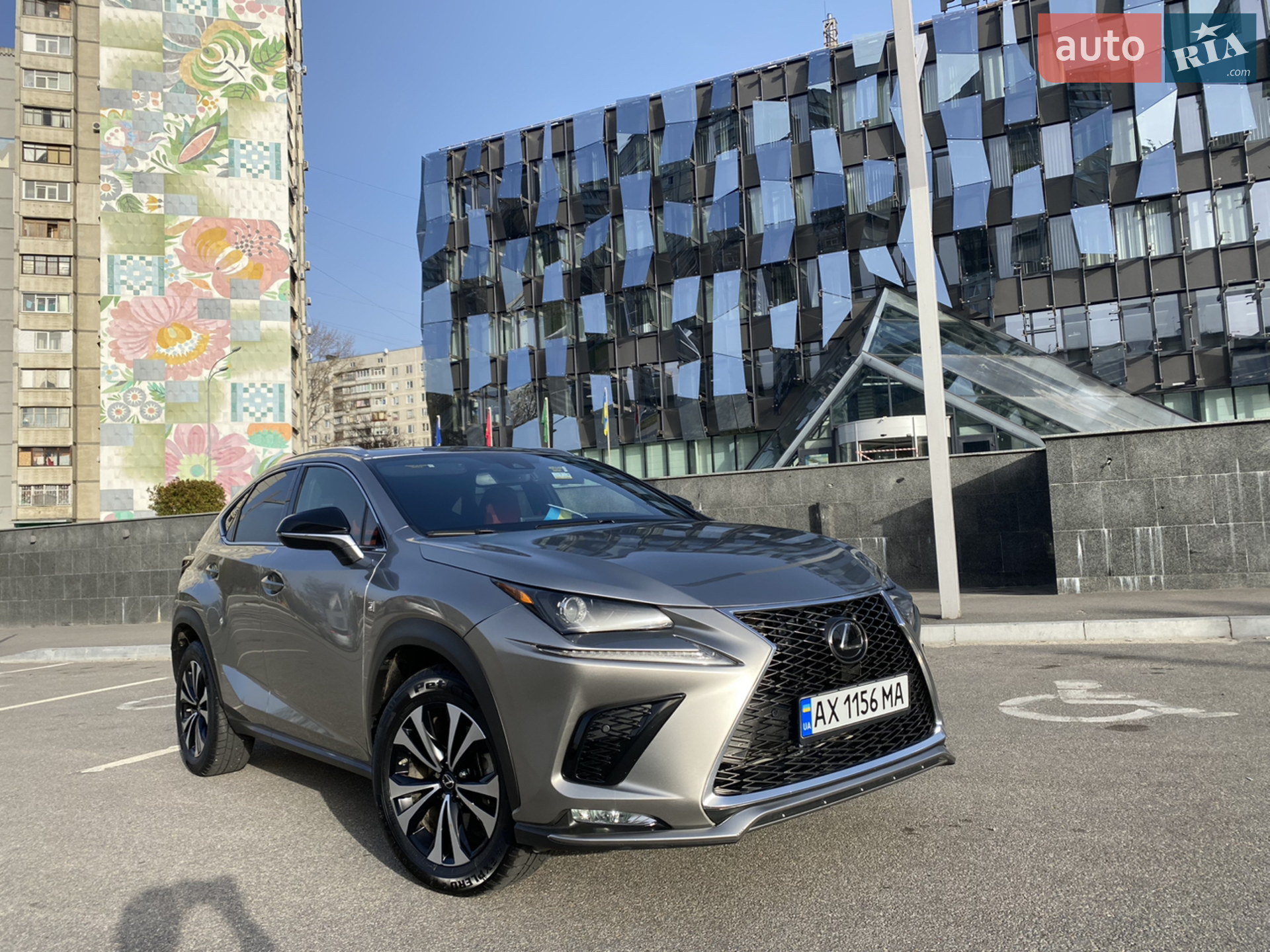 Lexus NX, 2019