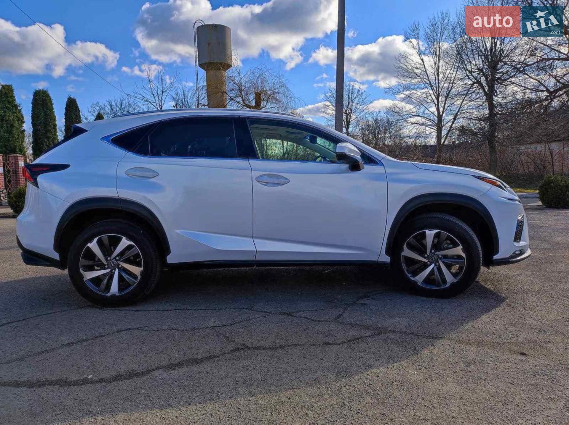 Lexus NX, 2017