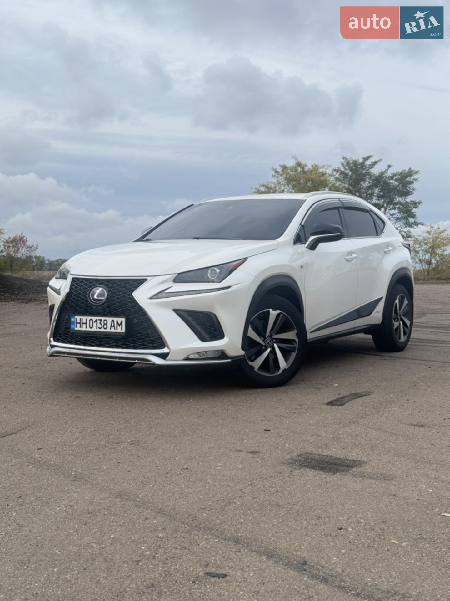 Lexus NX, 2017