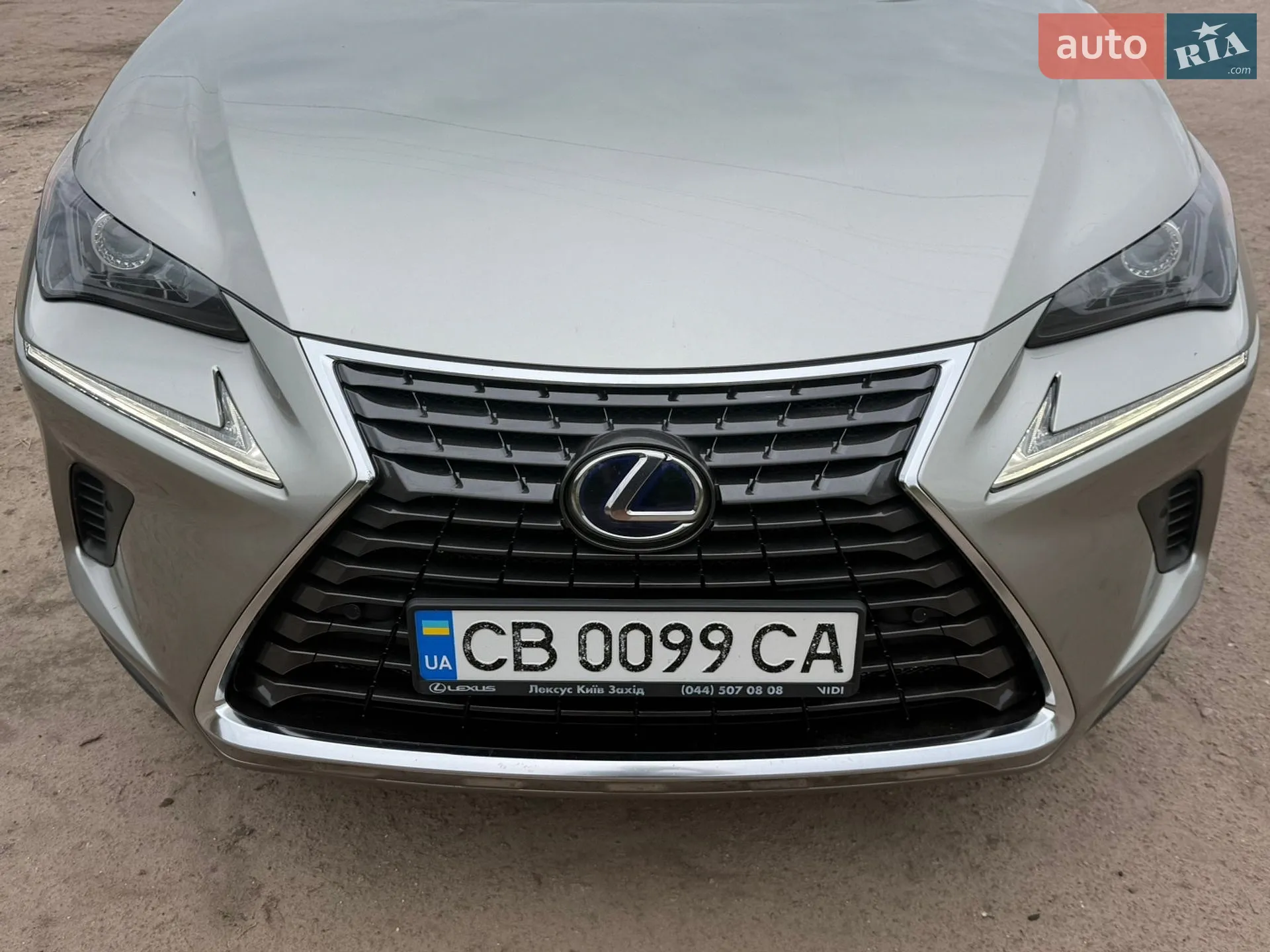 Lexus NX, 2021