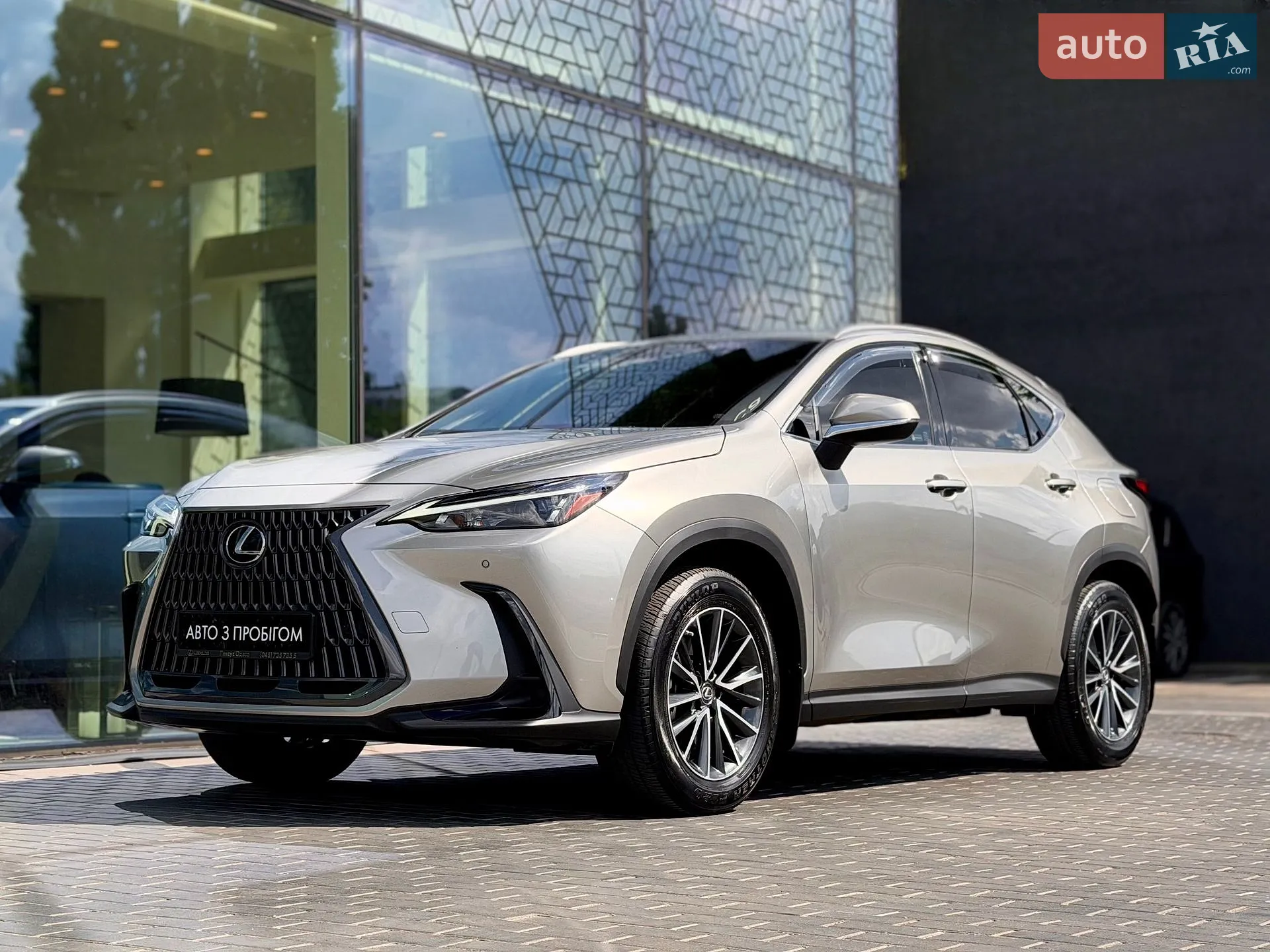 Lexus NX, 2022