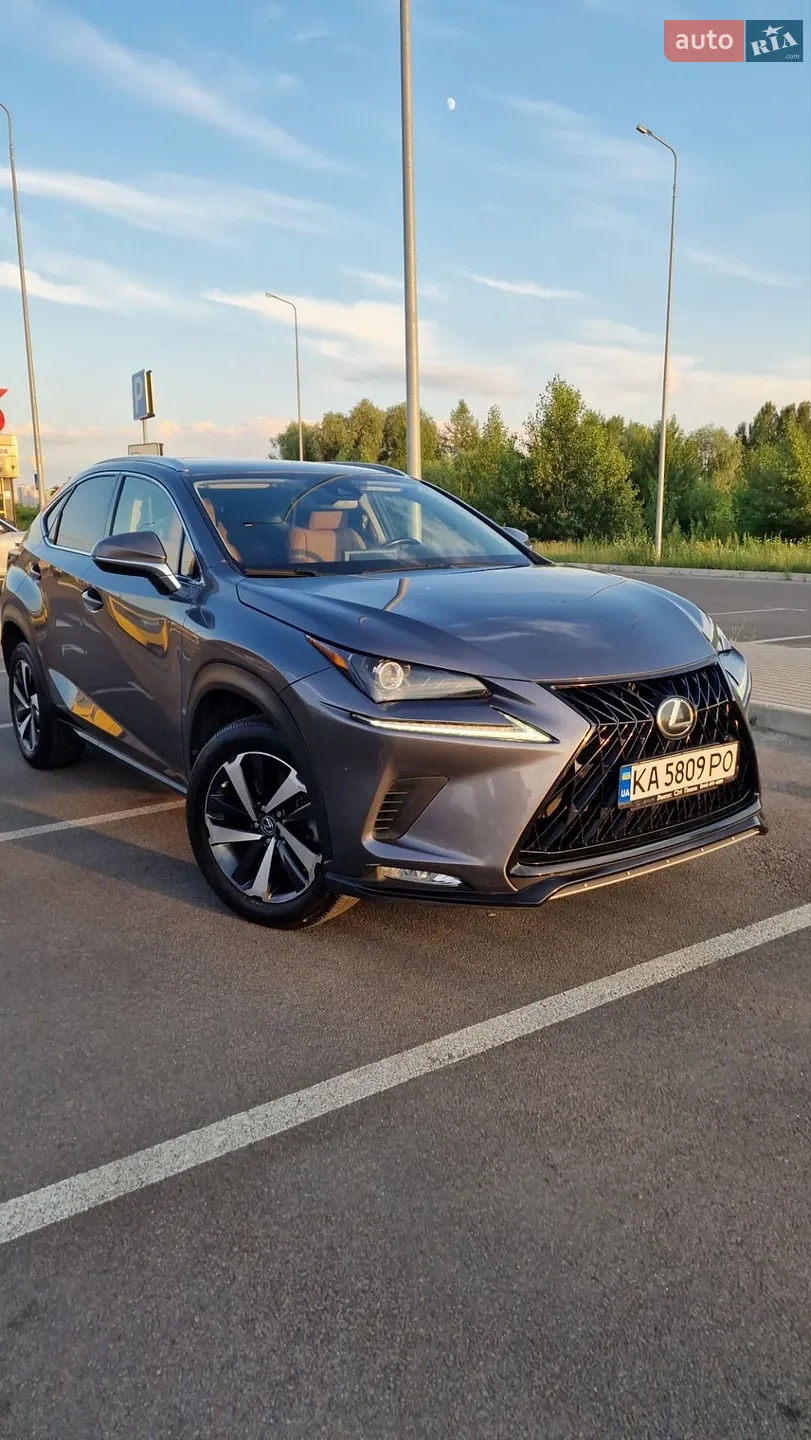 Lexus NX, 2020