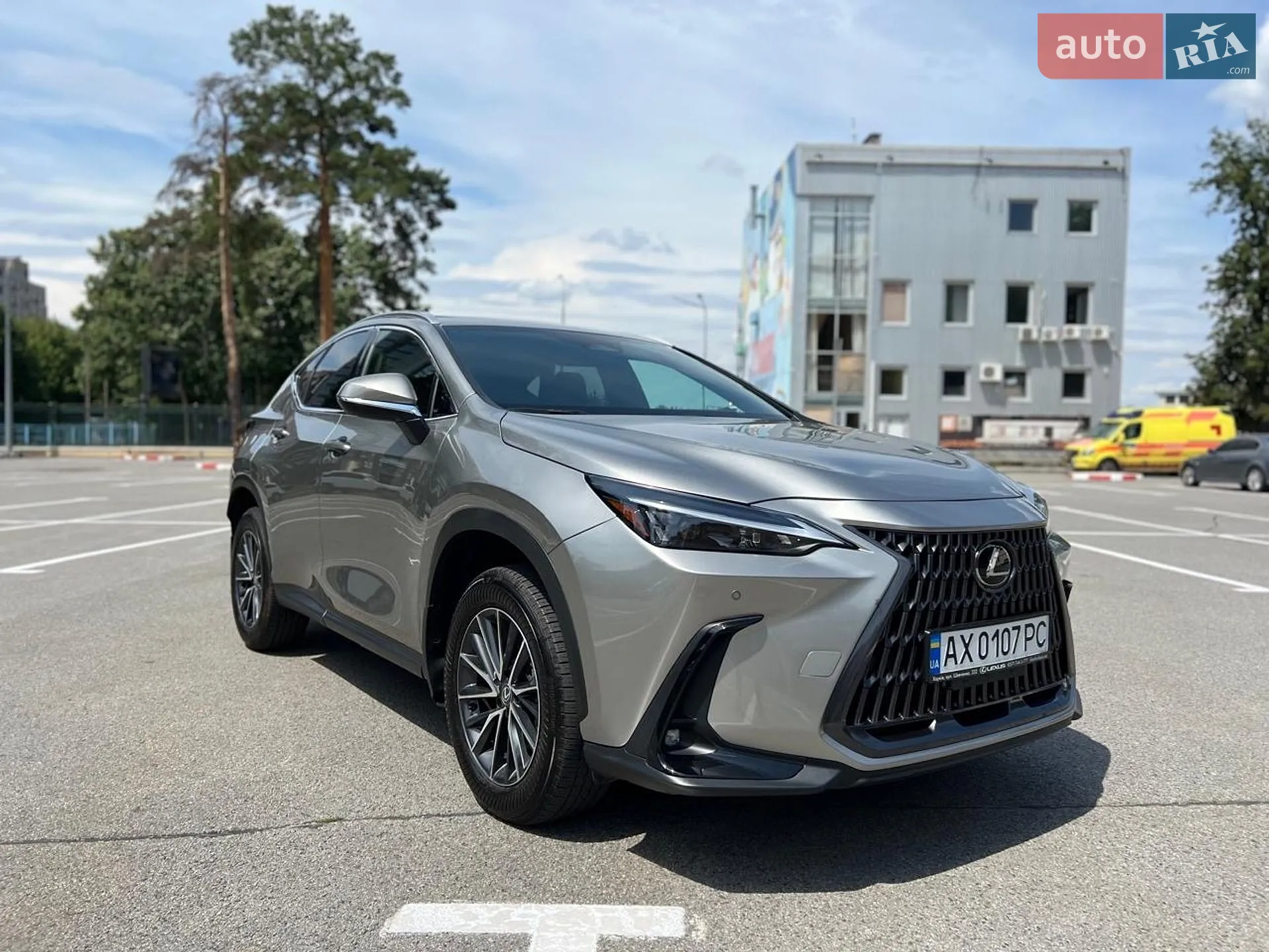 Lexus NX, 2025