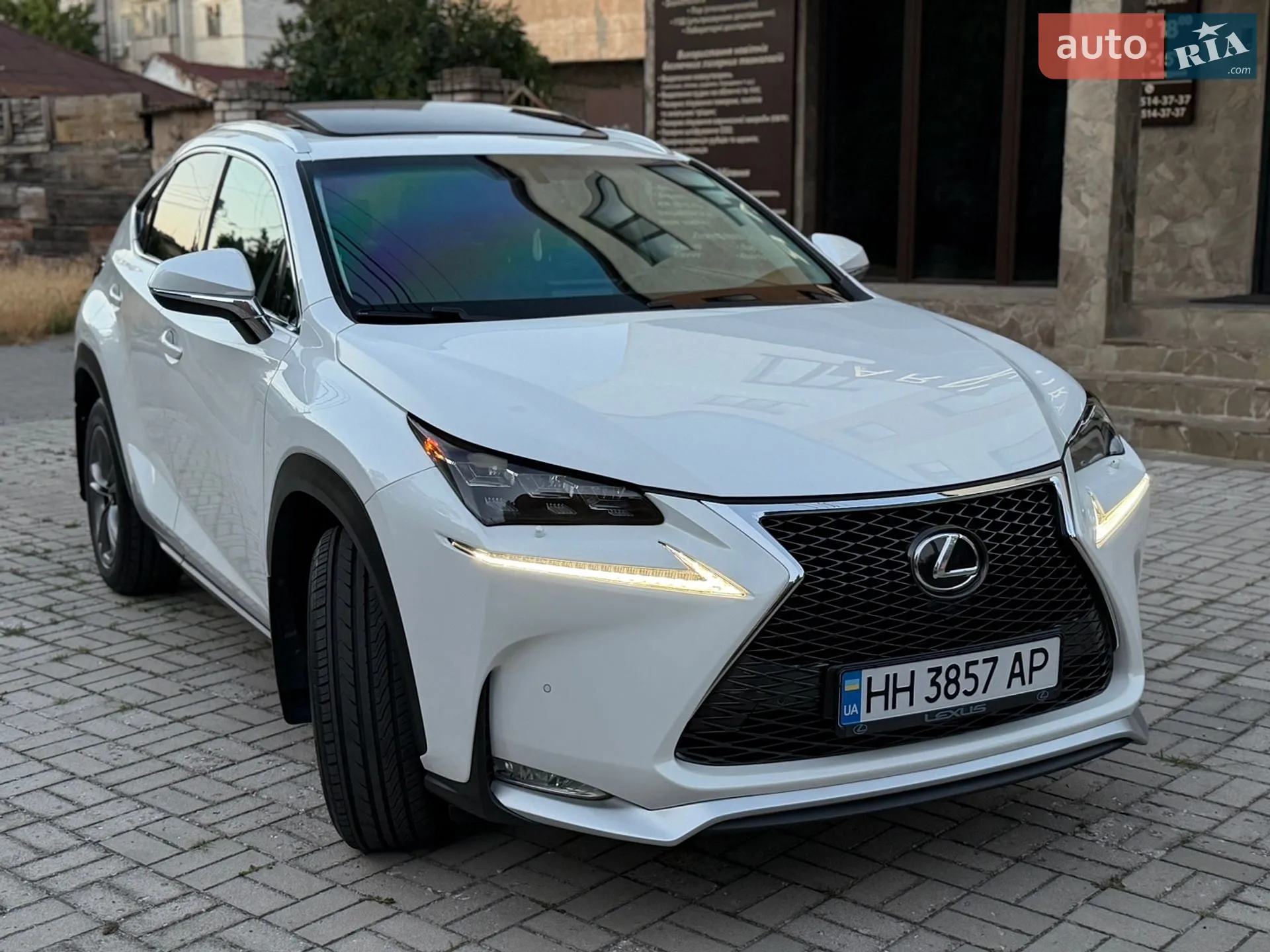 Lexus NX, 2015