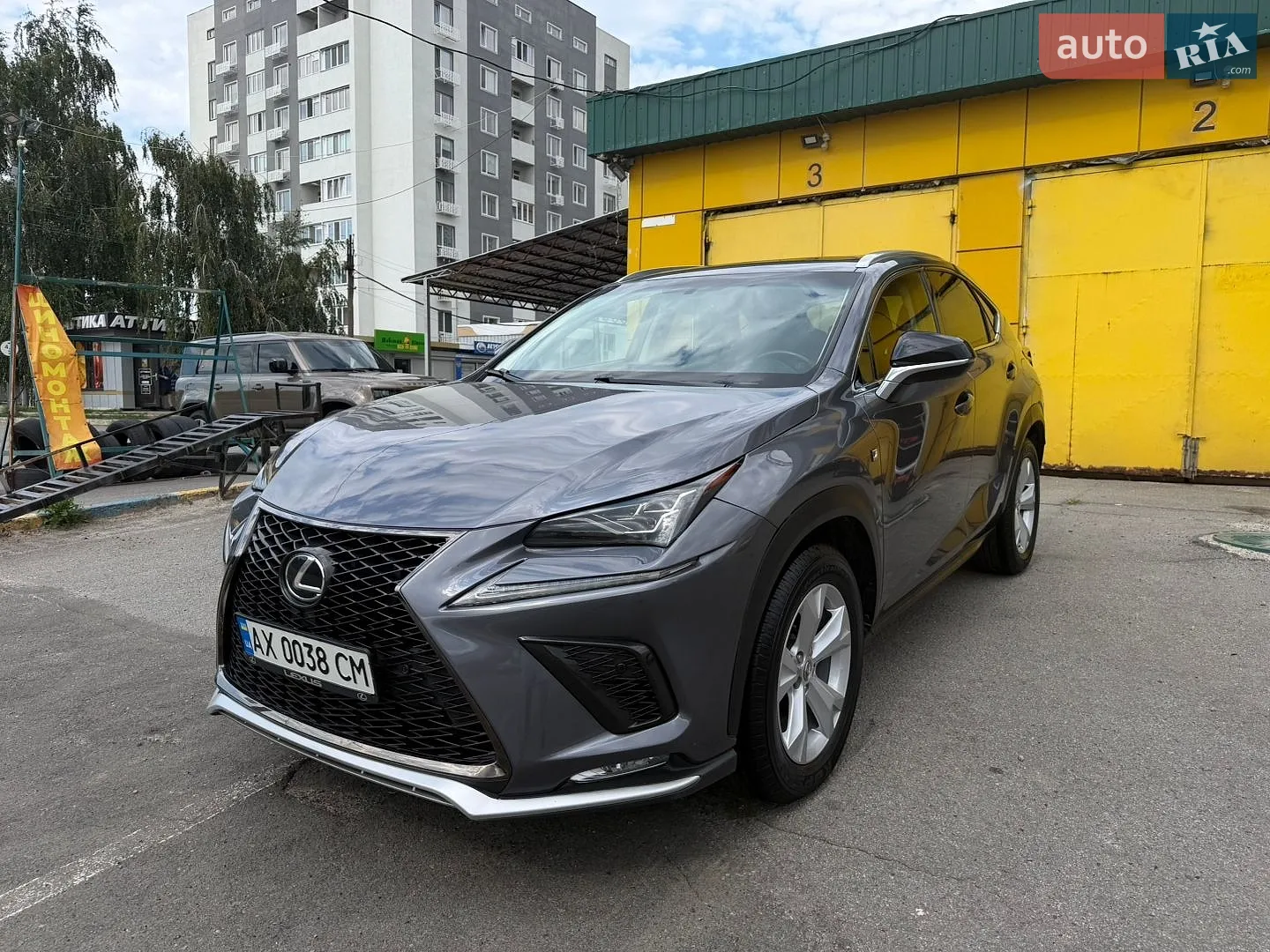 Lexus NX, 2017