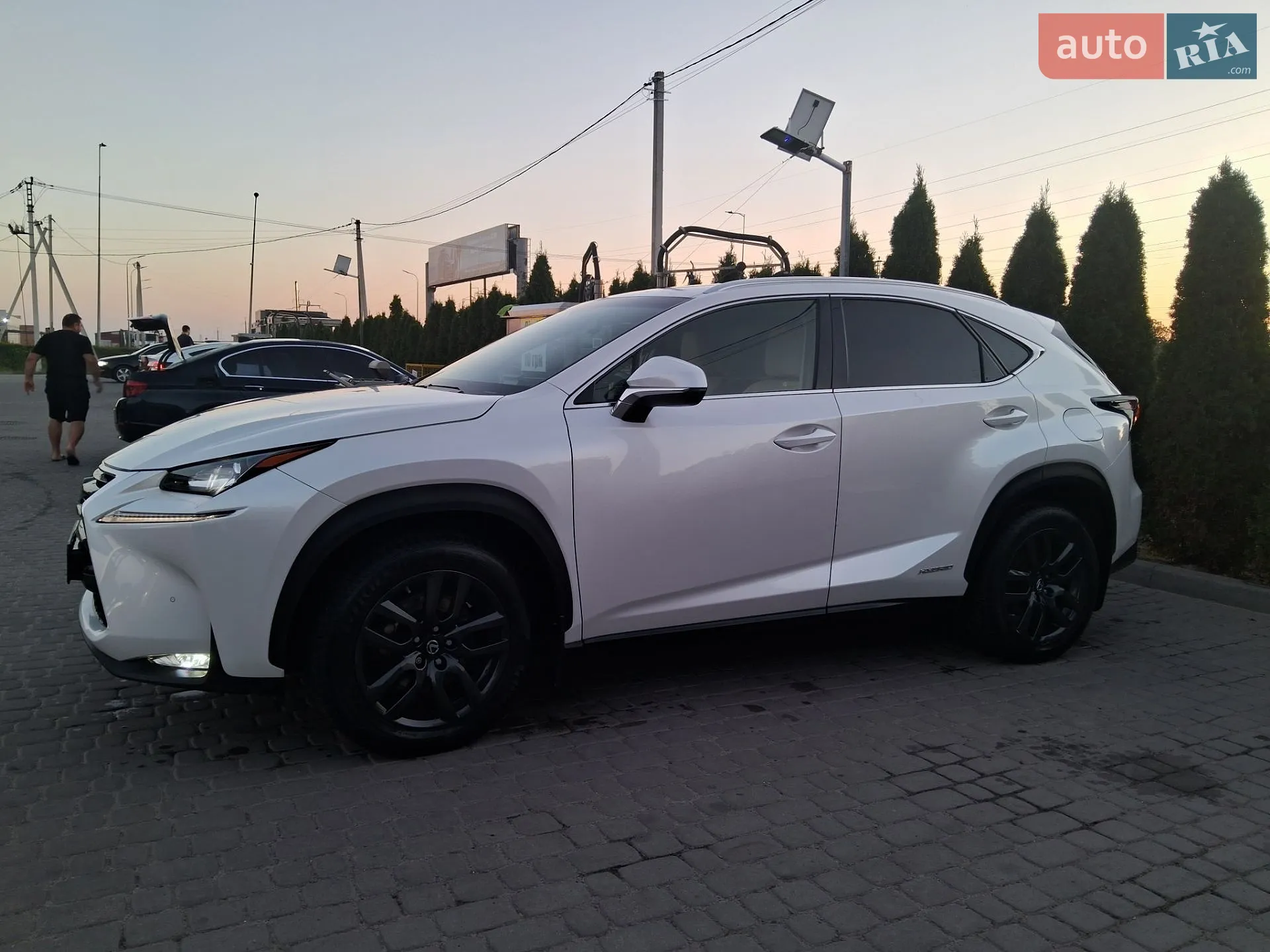 Lexus NX, 2015