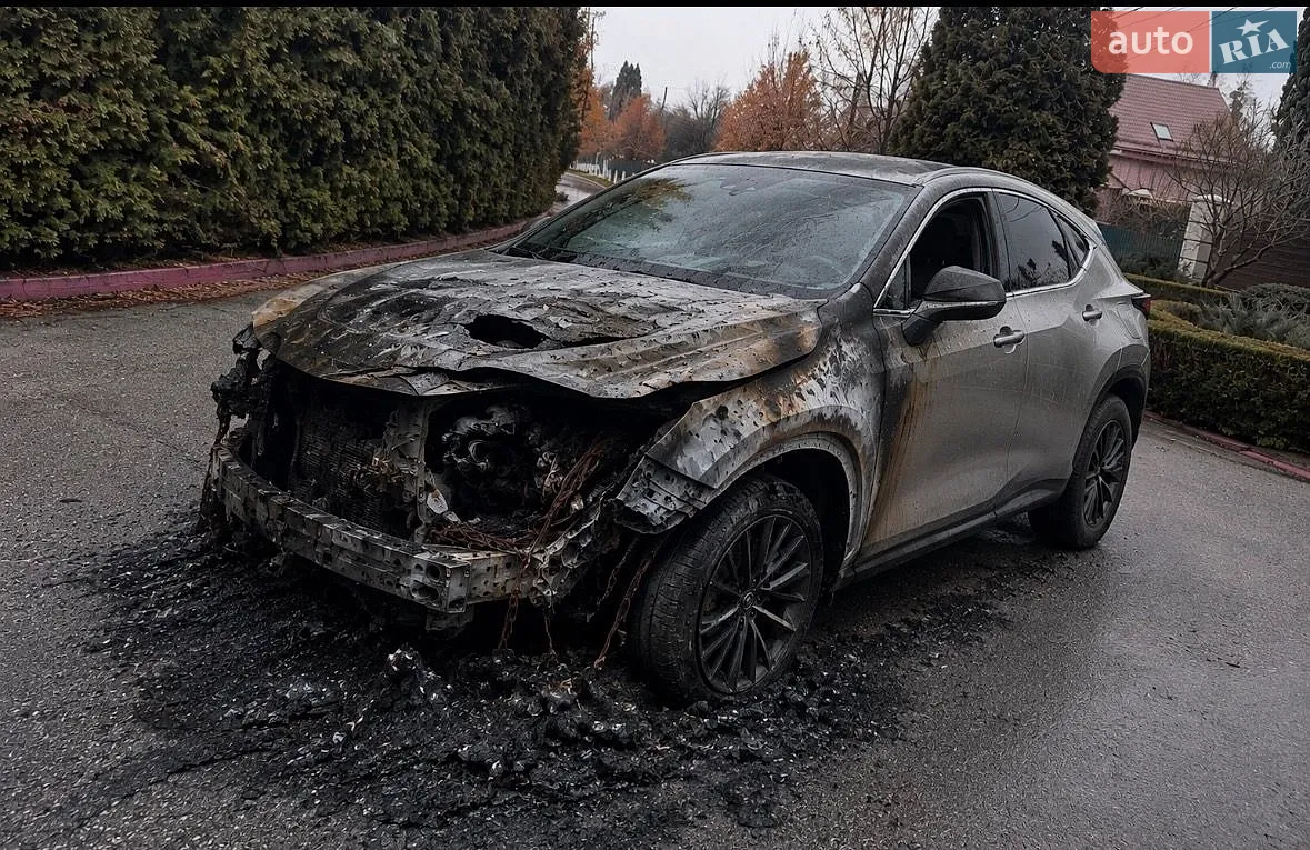 Lexus NX, 2022