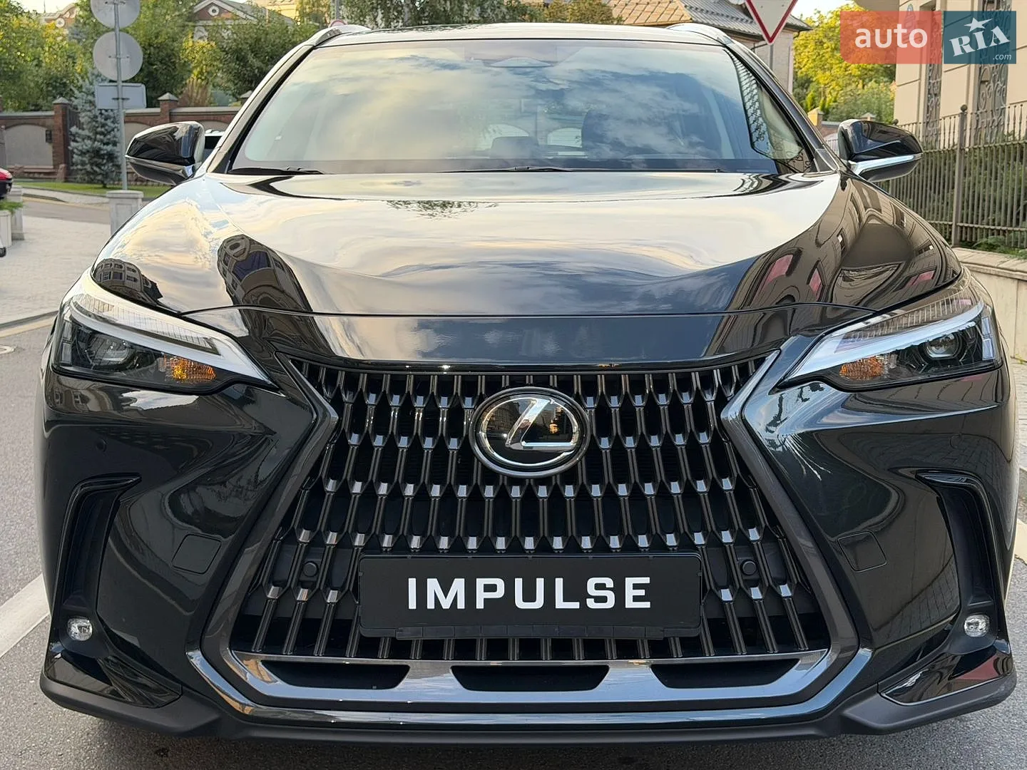 Lexus NX, 2022