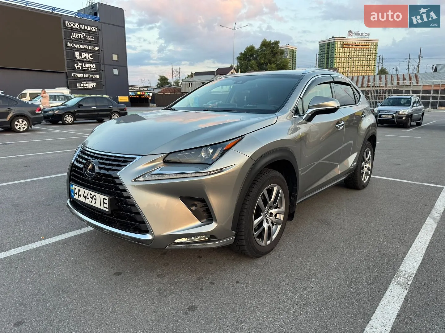 Lexus NX, 2017