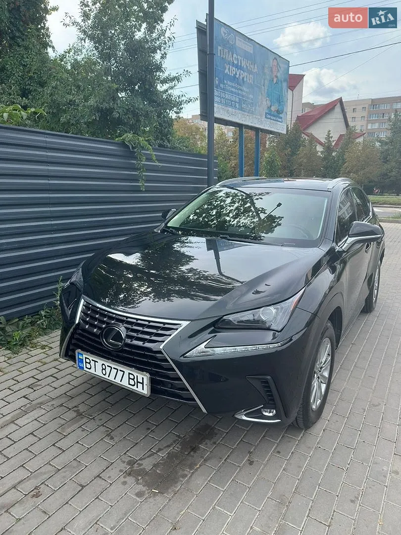 Lexus NX, 2020