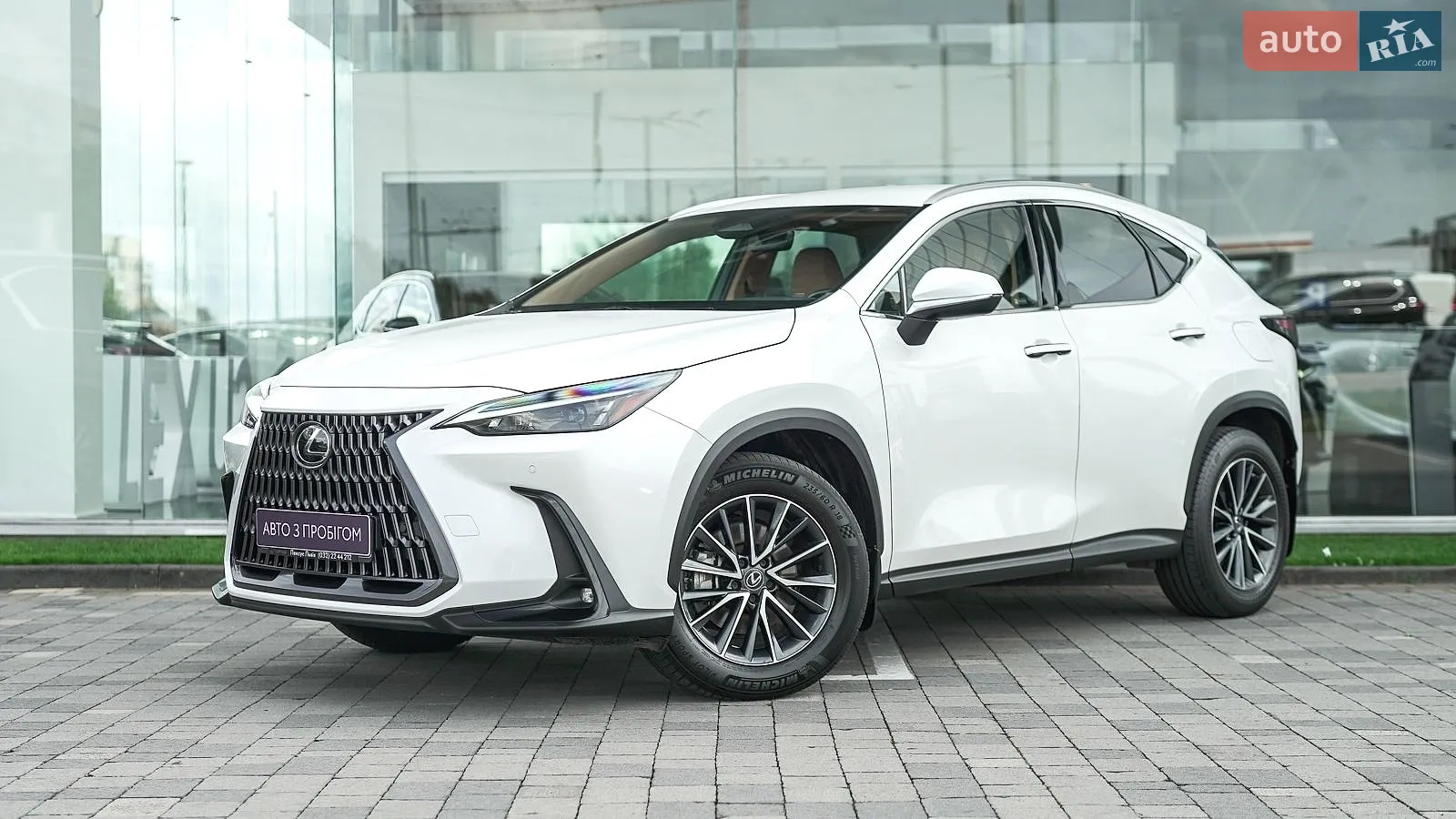 Lexus NX, 2021