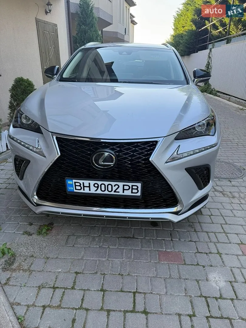 Lexus NX, 2019