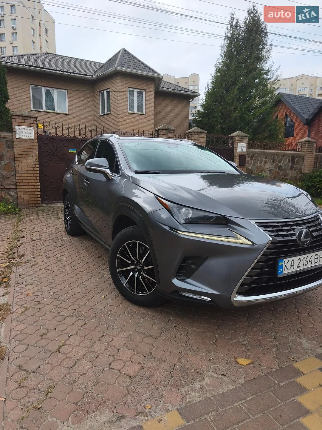 Lexus NX, 2017