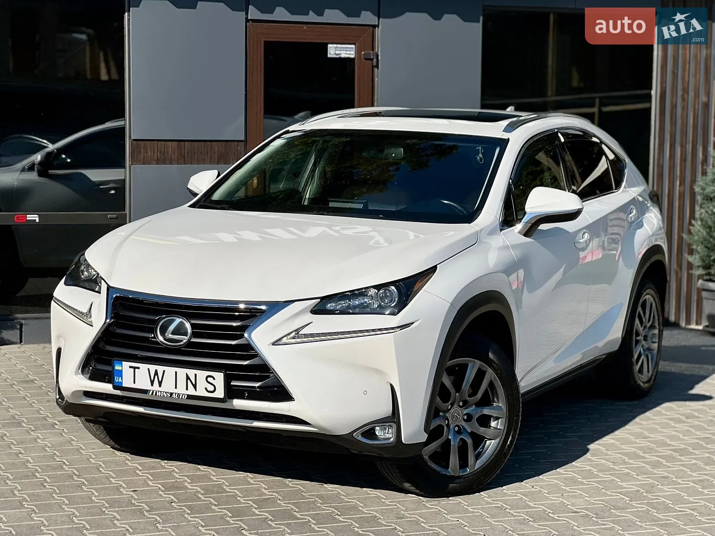 Lexus NX, 2015