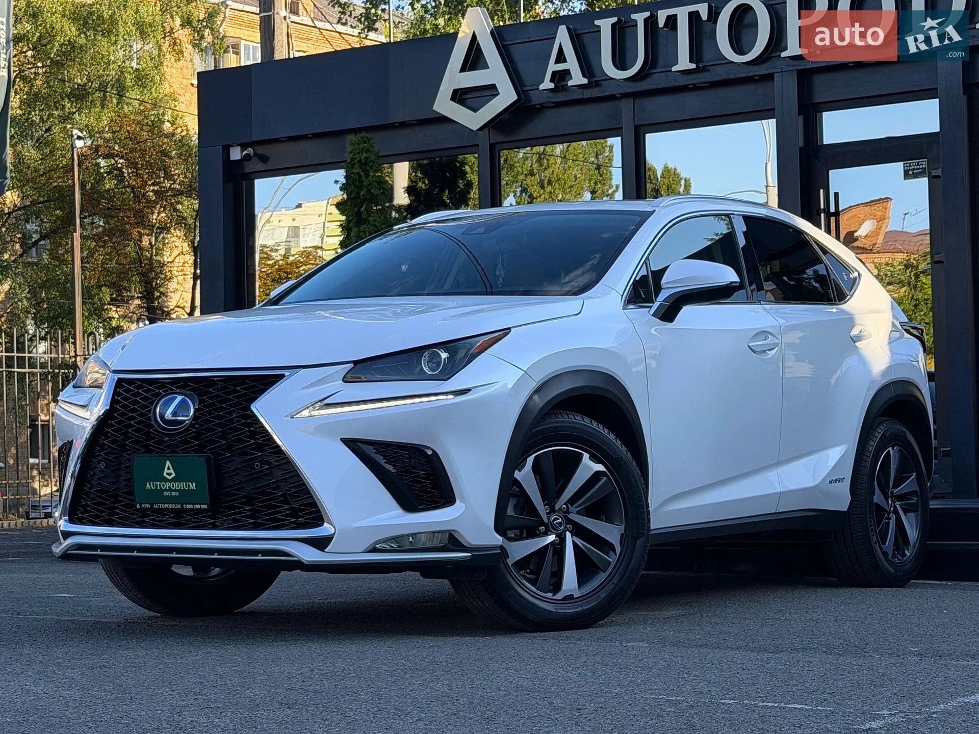 Lexus NX, 2020