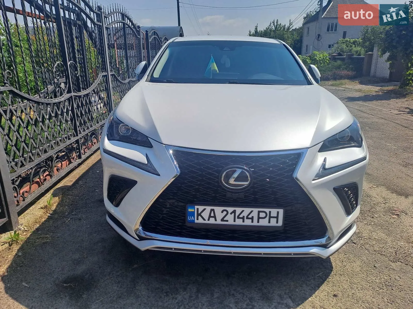 Lexus NX, 2021