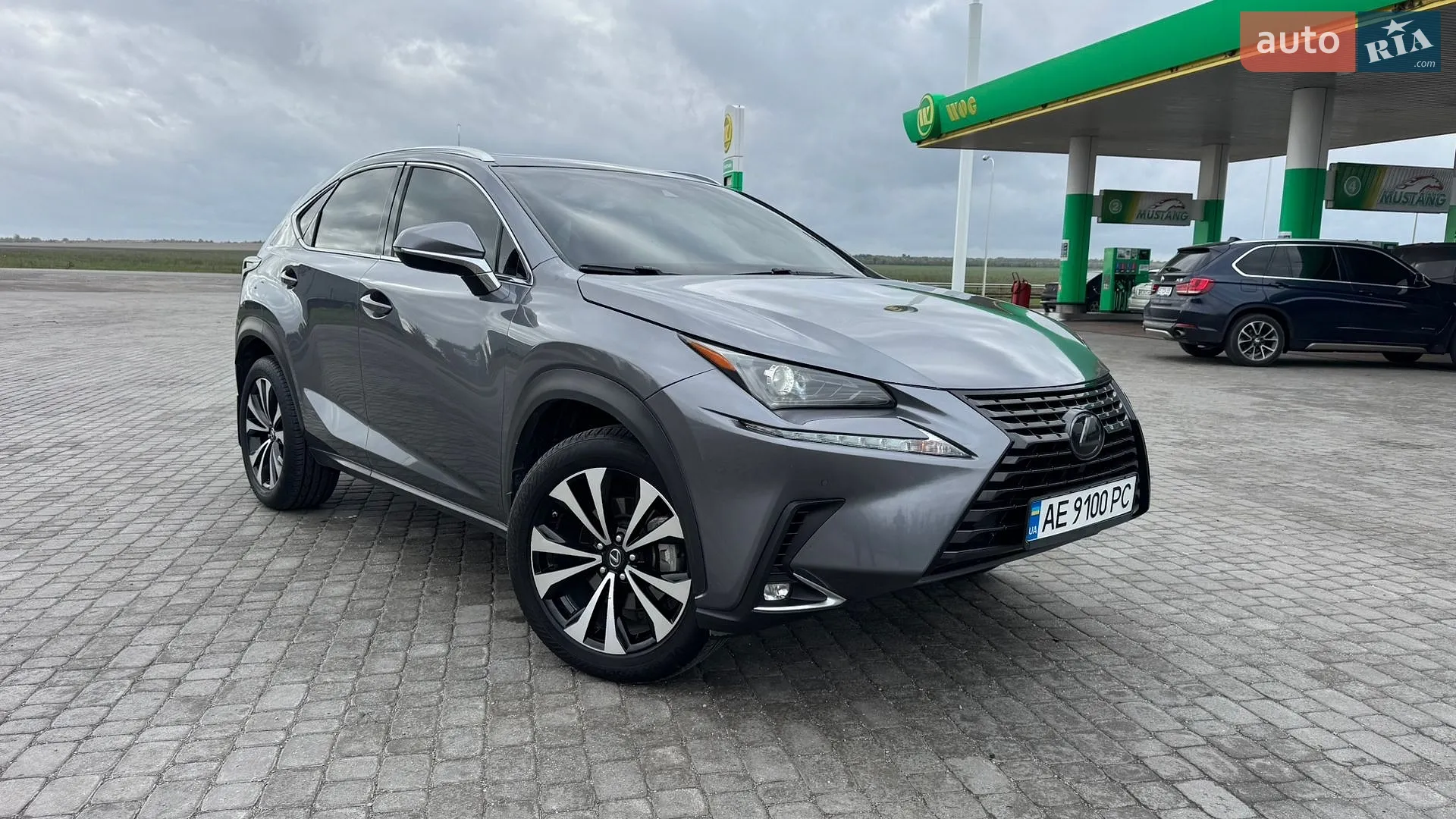 Lexus NX, 2020