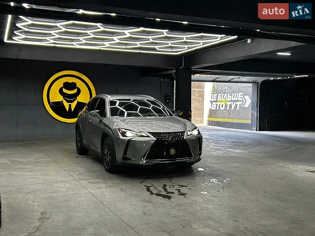 Lexus UX, 2019