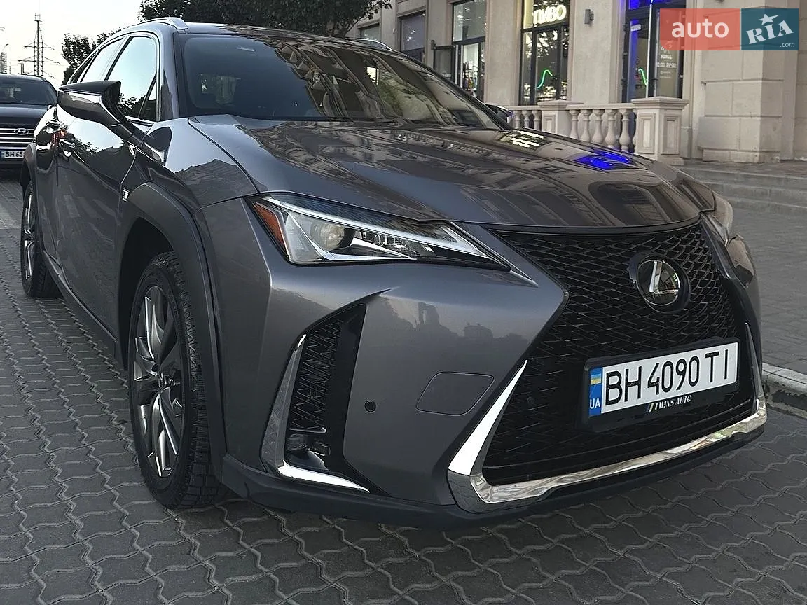 Lexus UX, 2018