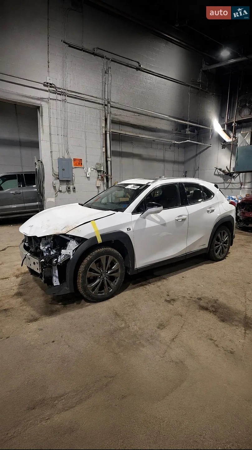 Lexus UX, 2019