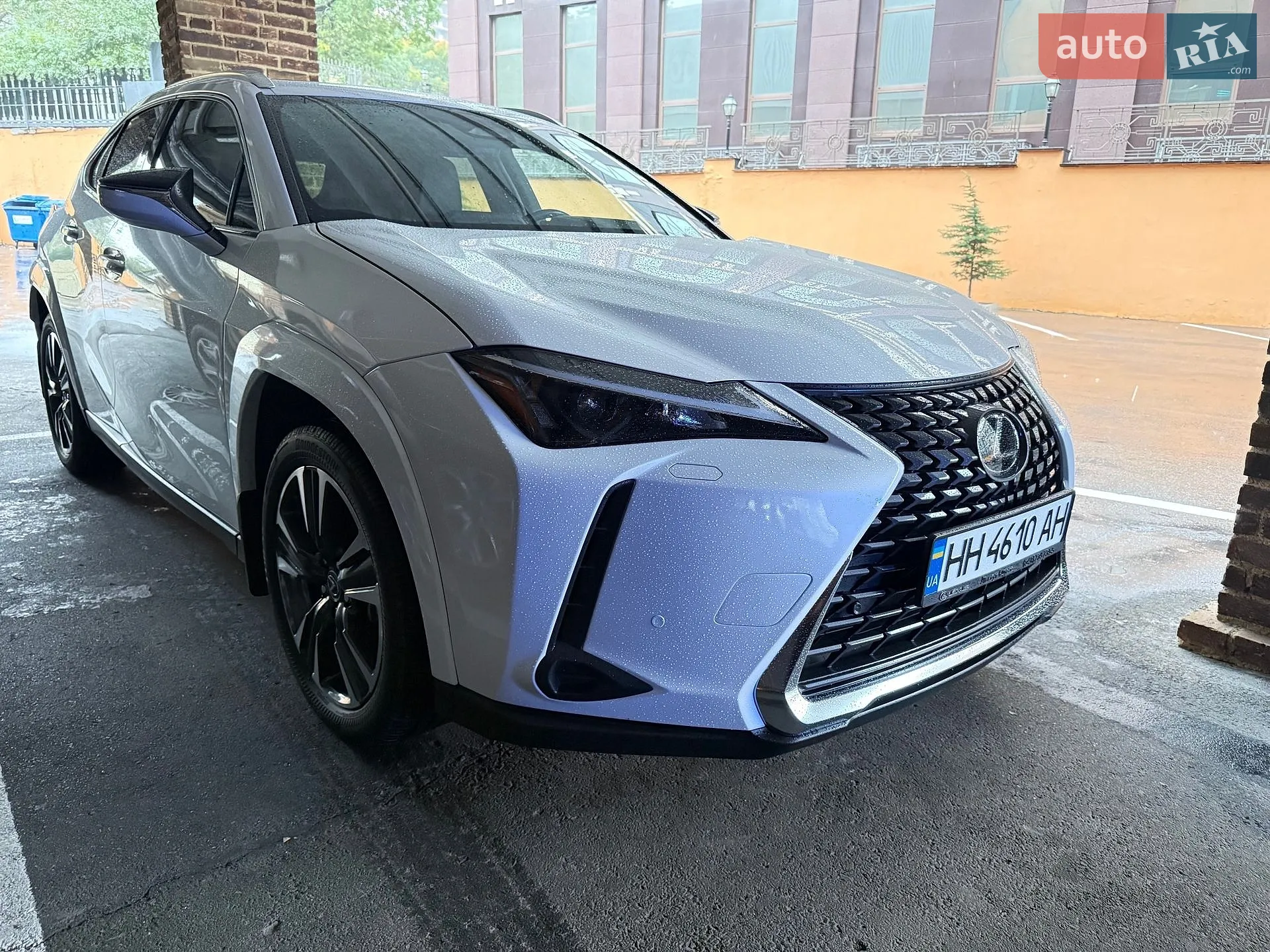 Lexus UX, 2025
