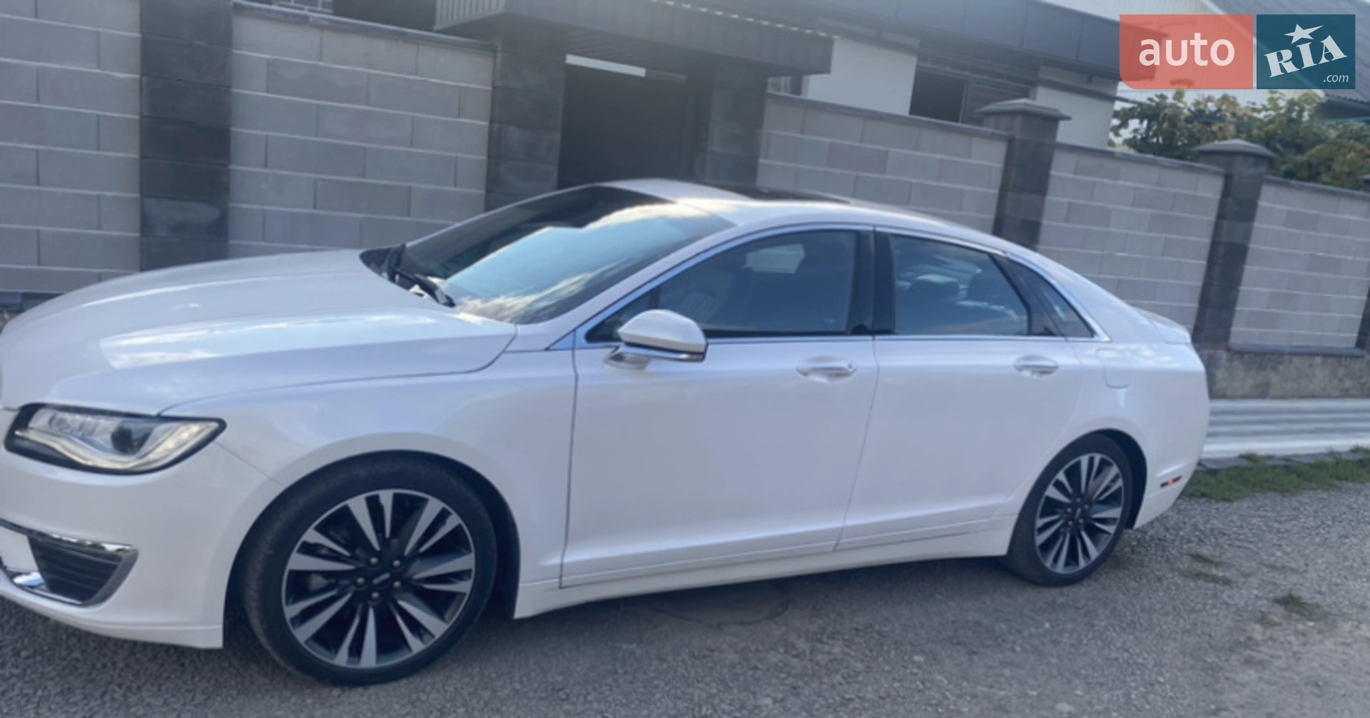 Lincoln MKZ, 2017