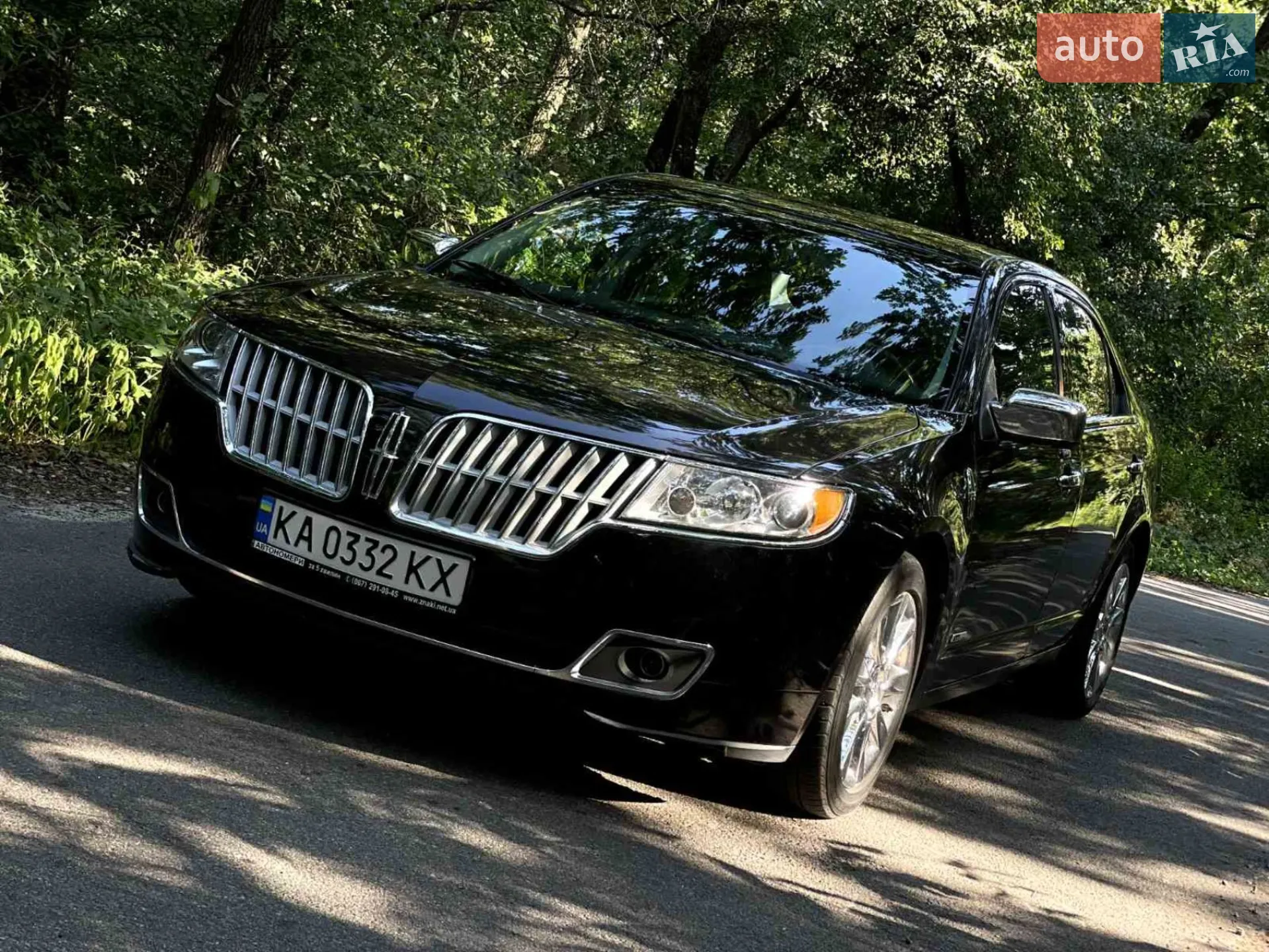 Lincoln MKZ, 2011