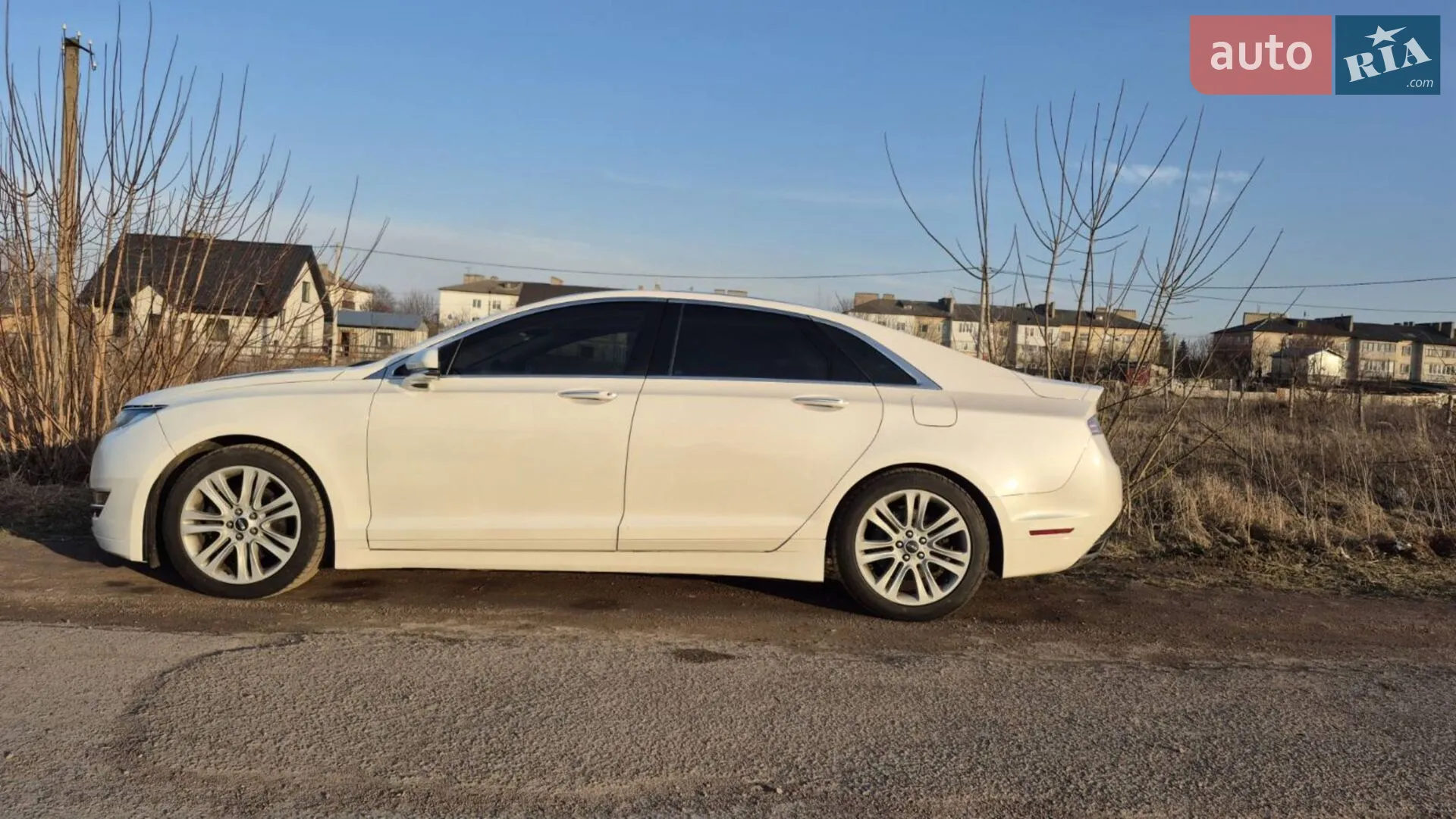 Lincoln MKZ, 2013