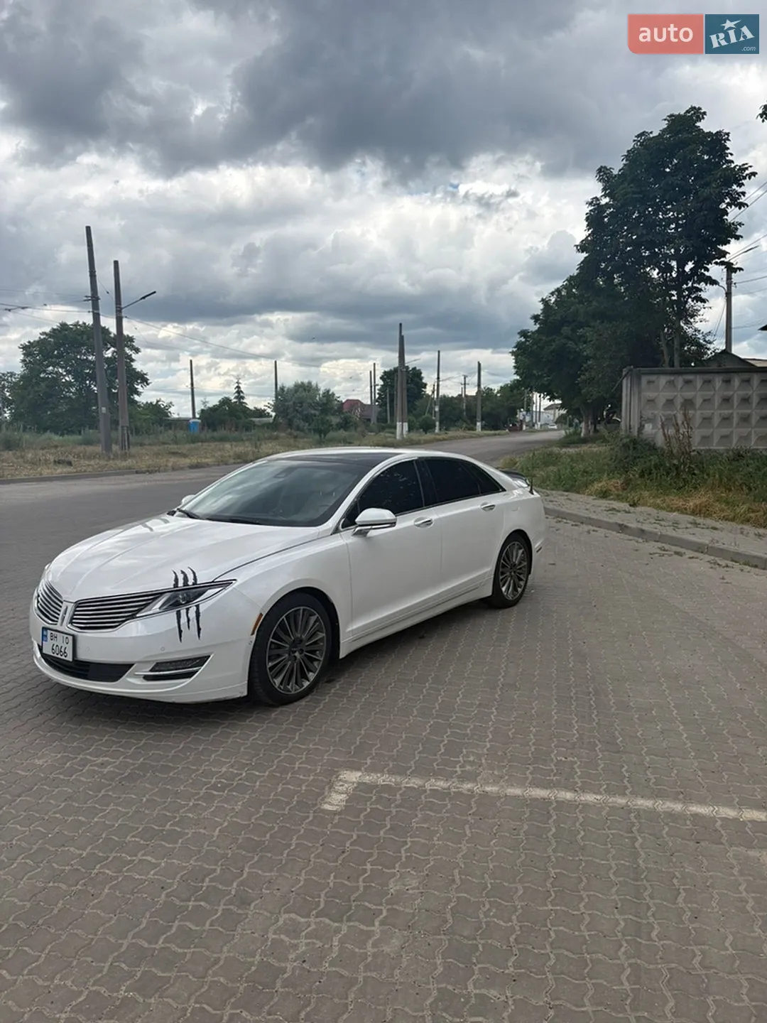 Lincoln MKZ, 2013