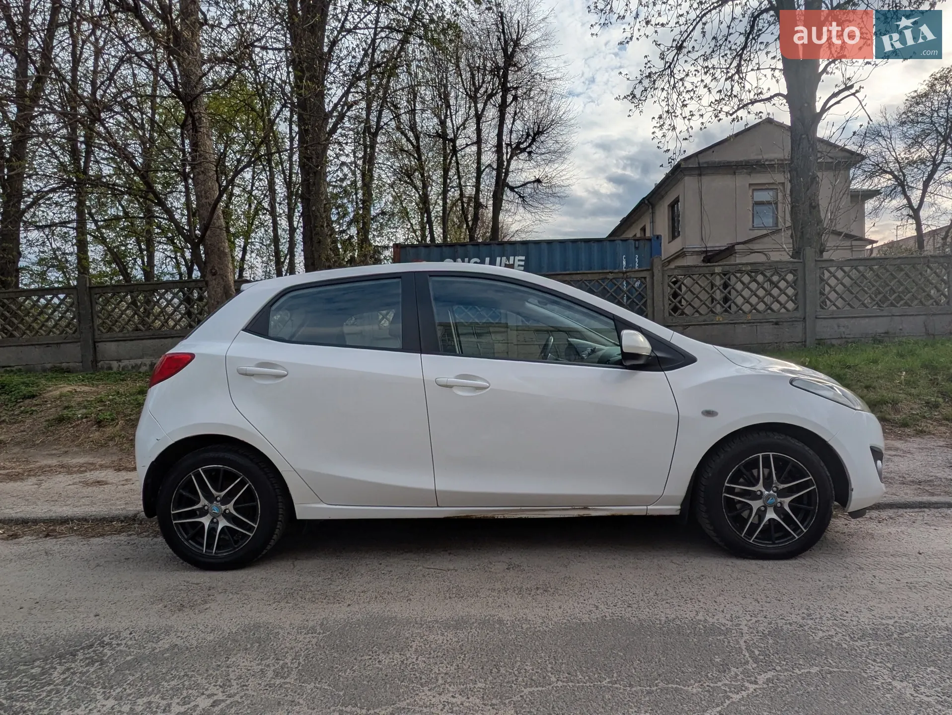 Mazda 2, 2012