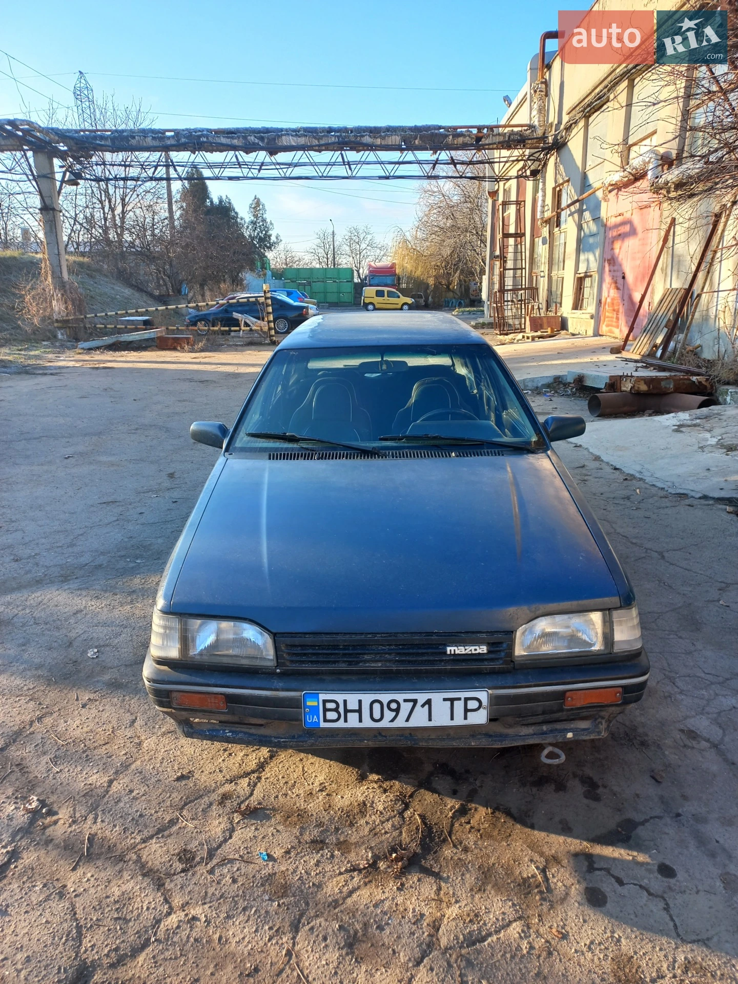 Mazda 323, 1987